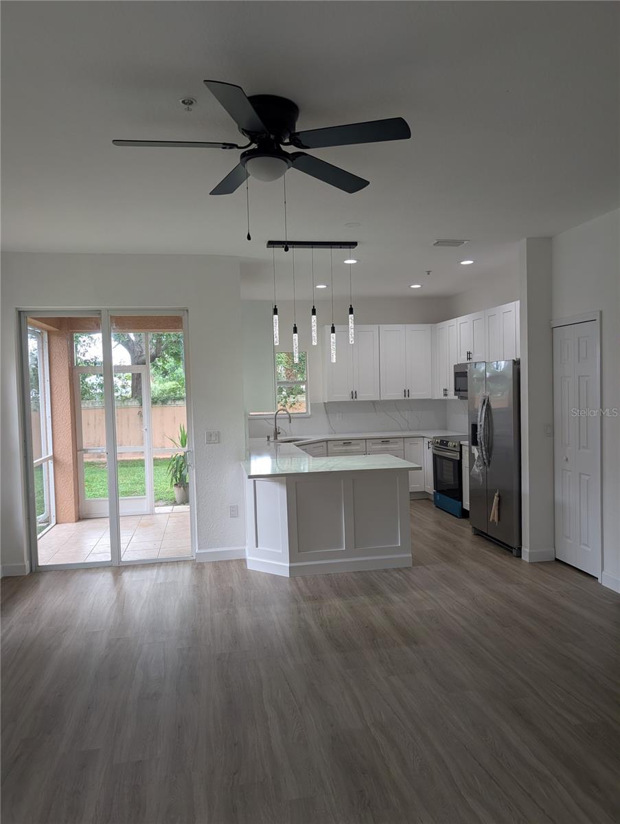 Image 10 of 27 For 4721 1st Avenue E