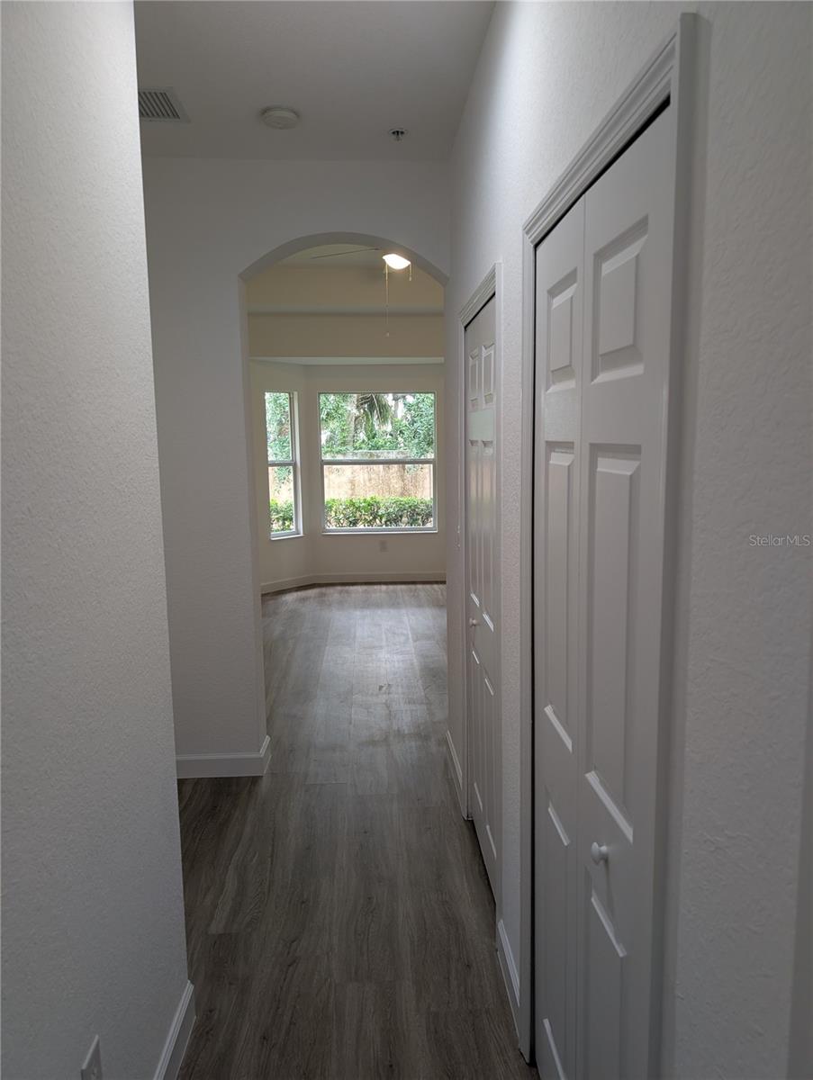 Image 14 of 27 For 4721 1st Avenue E