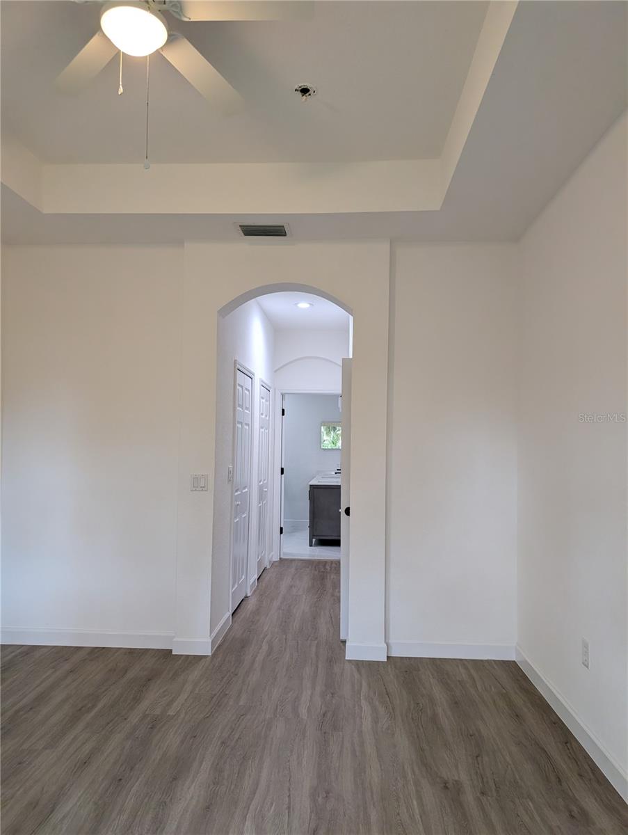 Image 16 of 27 For 4721 1st Avenue E