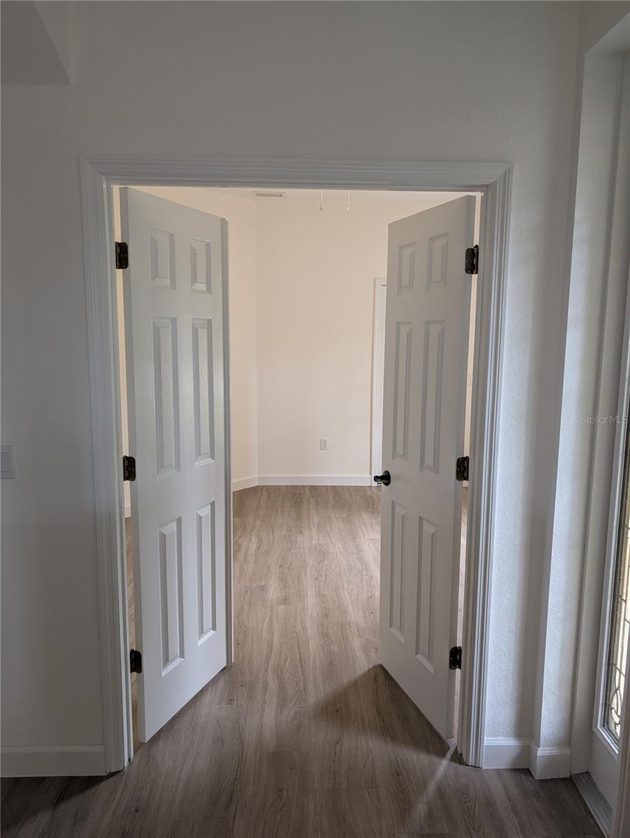Image 17 of 27 For 4721 1st Avenue E