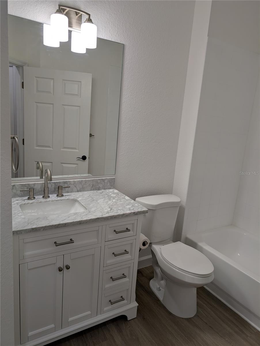 Image 23 of 27 For 4721 1st Avenue E
