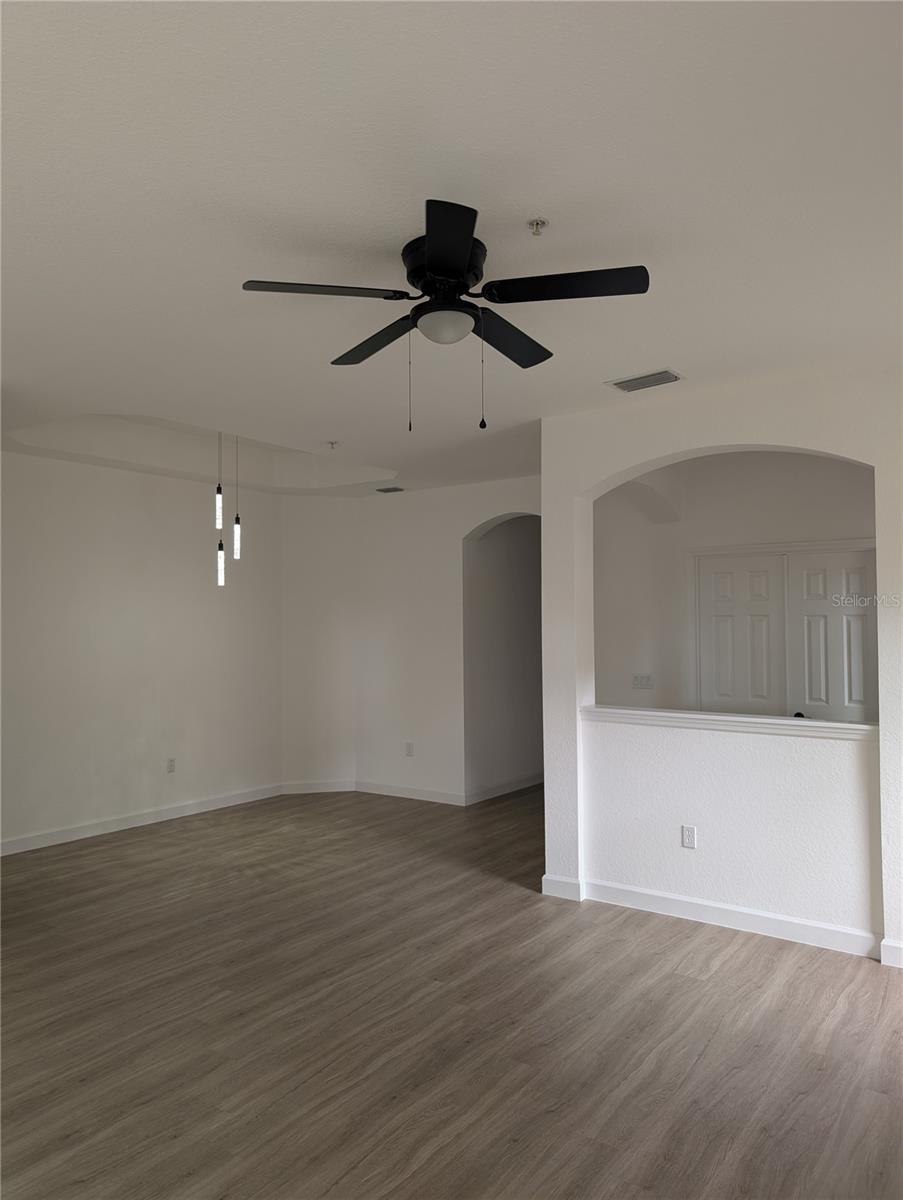 Image 6 of 27 For 4721 1st Avenue E