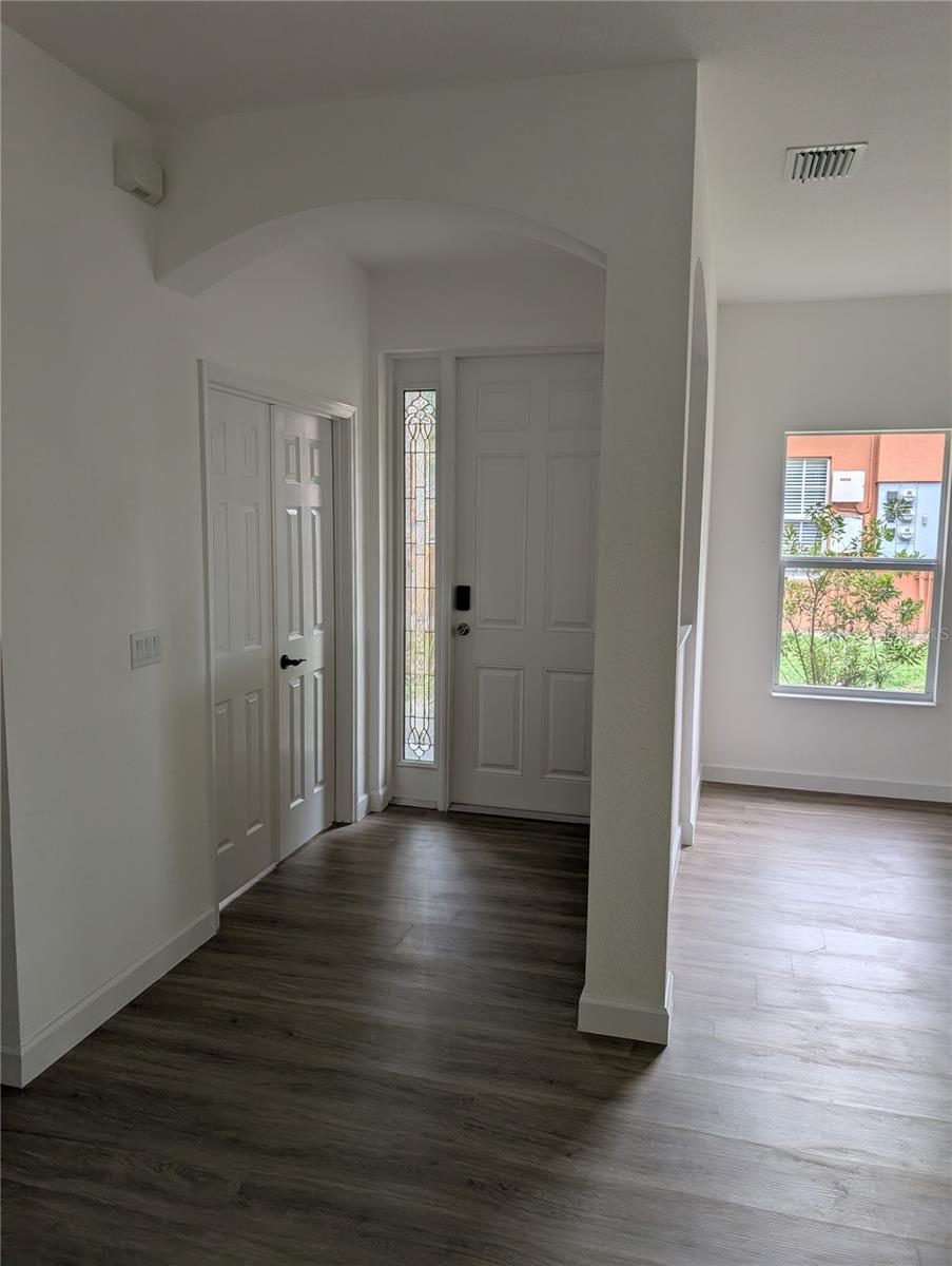 Image 8 of 27 For 4721 1st Avenue E