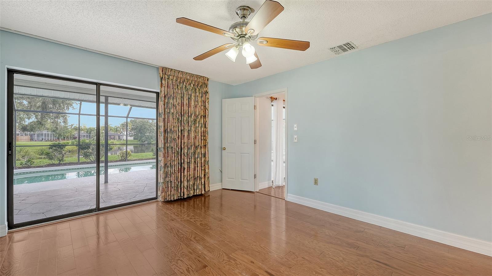 Image 12 of 26 For 1402 Palmwood Drive