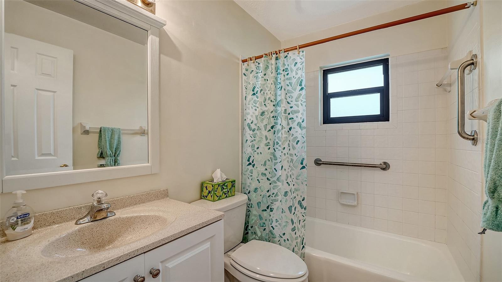 Image 17 of 26 For 1402 Palmwood Drive
