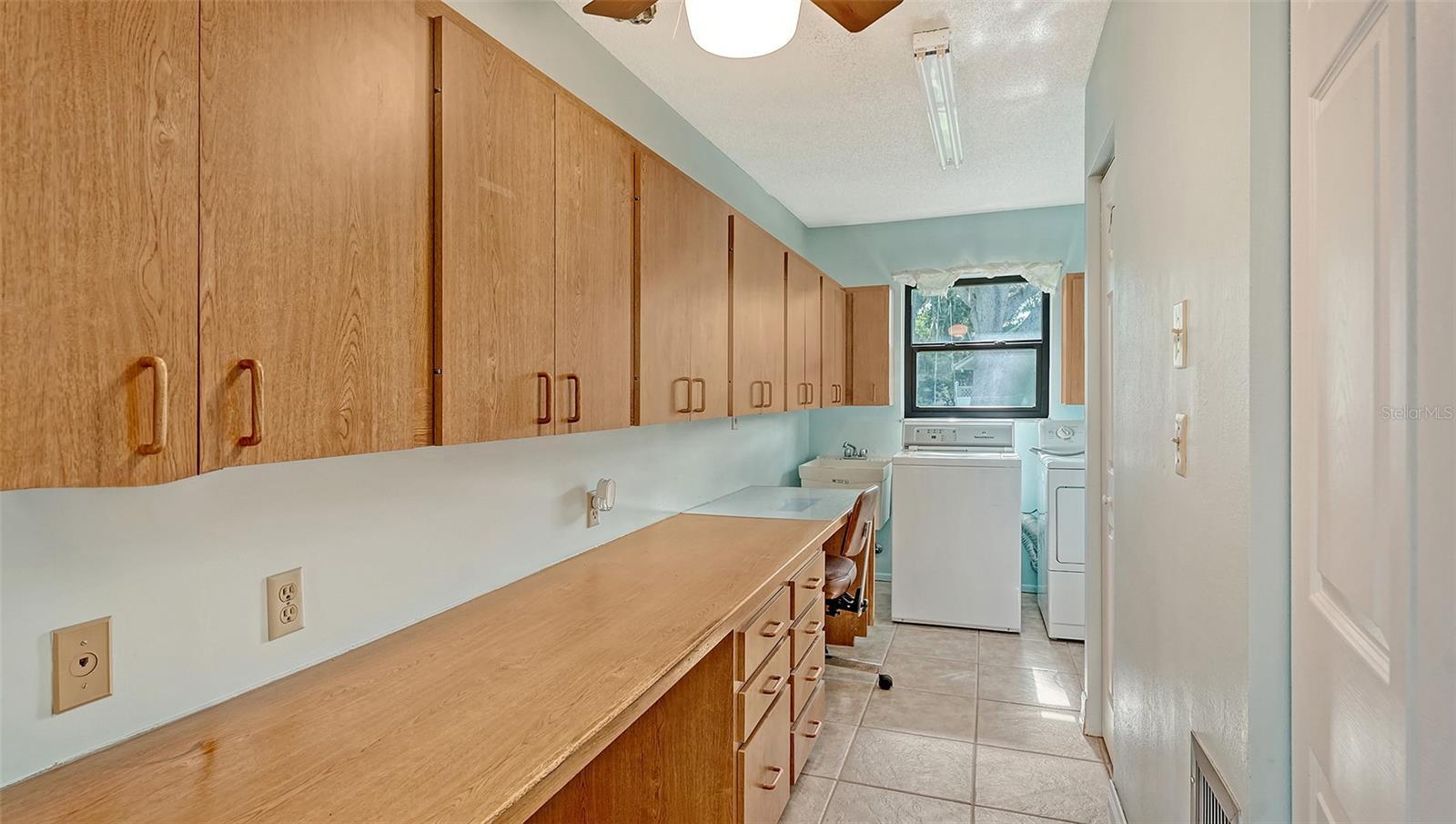 Image 18 of 26 For 1402 Palmwood Drive