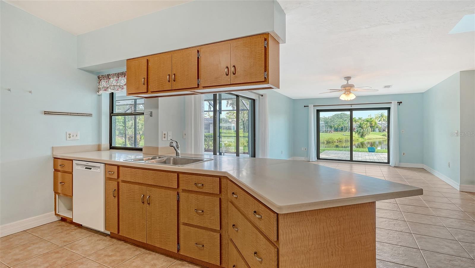 Image 8 of 26 For 1402 Palmwood Drive