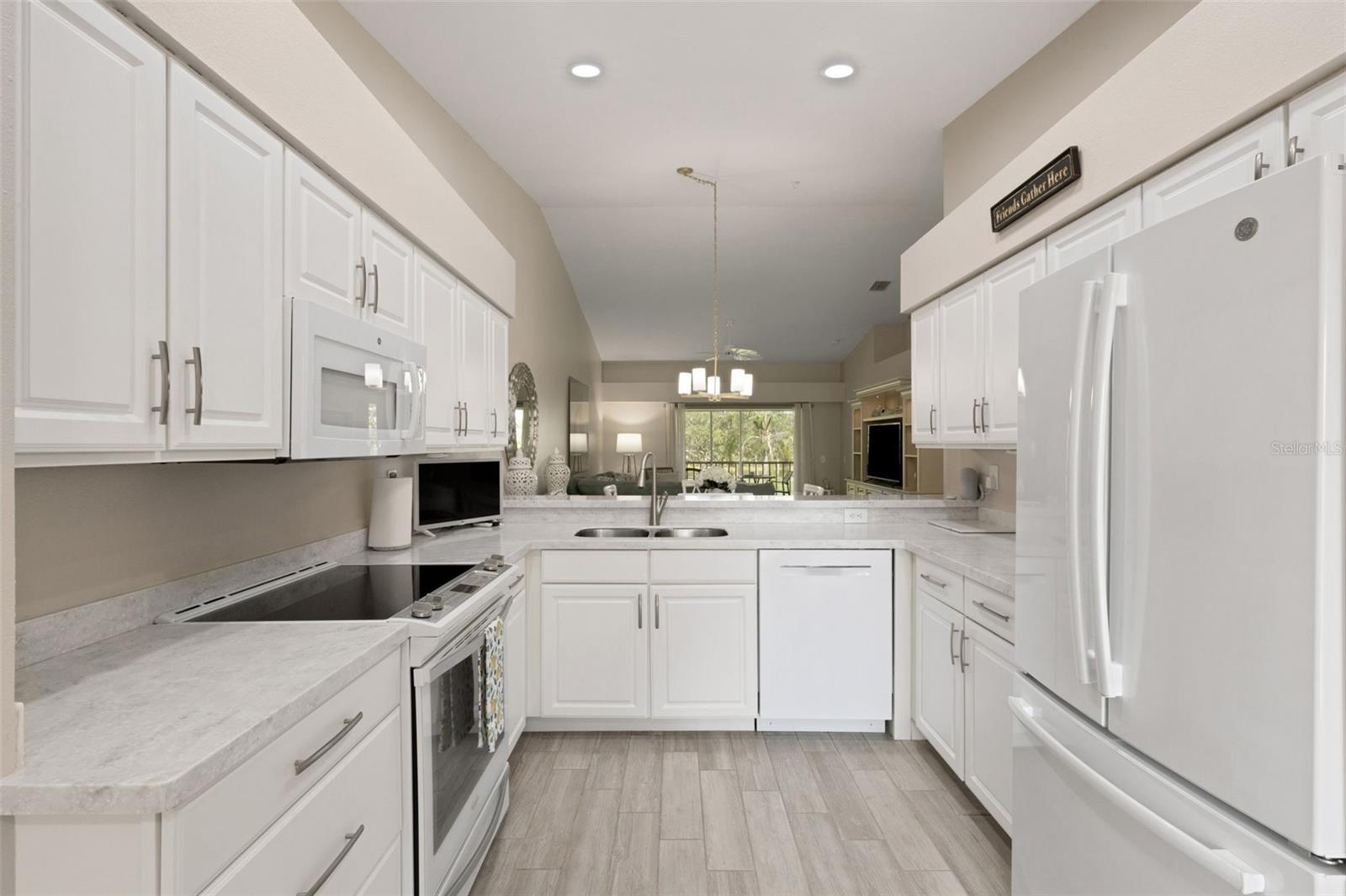 Image 11 of 92 For 8921 Veranda Way 325