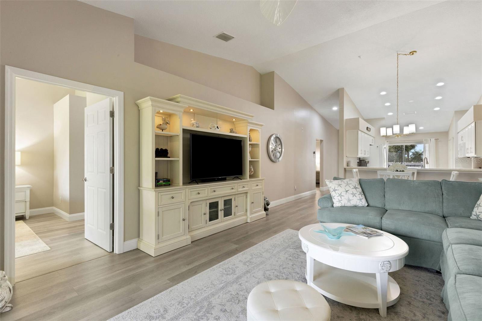 Image 25 of 92 For 8921 Veranda Way 325