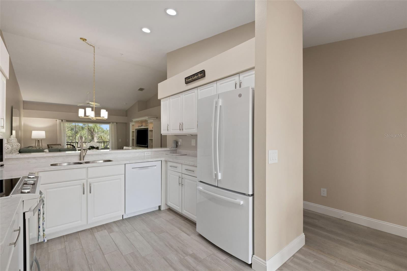 Image 3 of 92 For 8921 Veranda Way 325