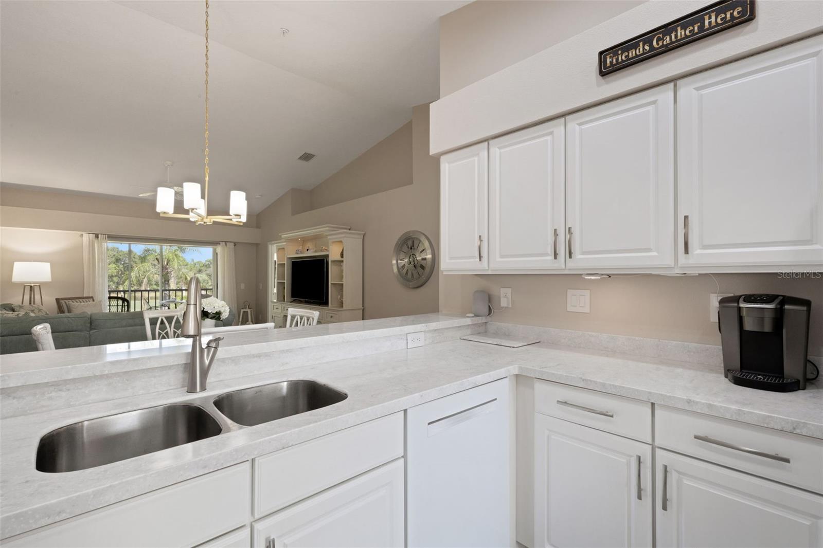 Image 5 of 92 For 8921 Veranda Way 325