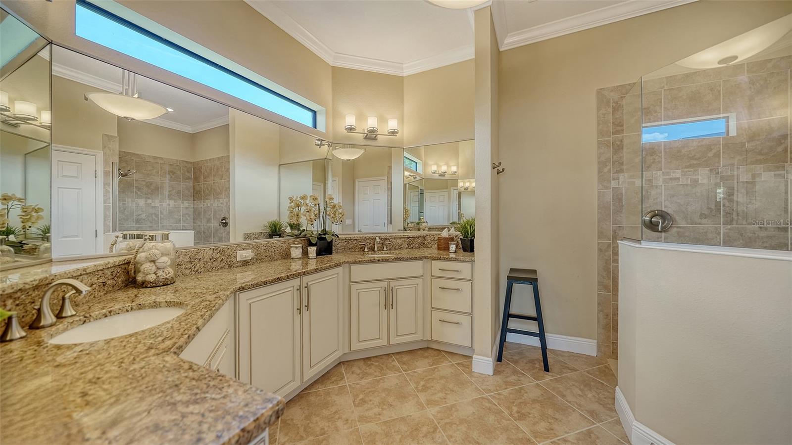 Image 25 of 61 For 7215 San Miguel Cove