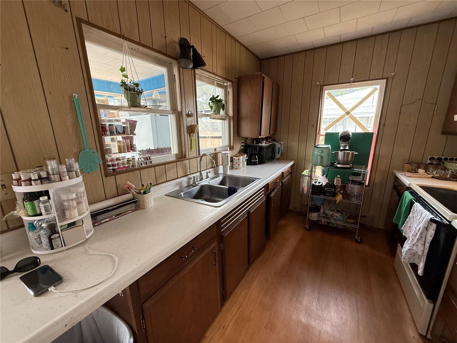 Image 13 of 42 For 1423 16th Street W
