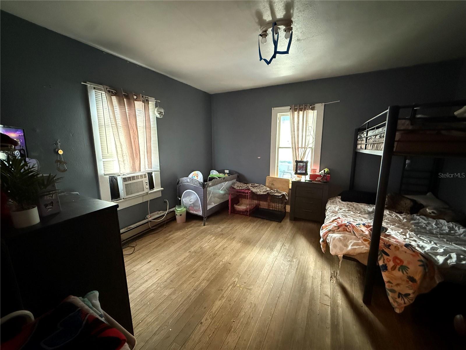 Image 16 of 42 For 1423 16th Street W