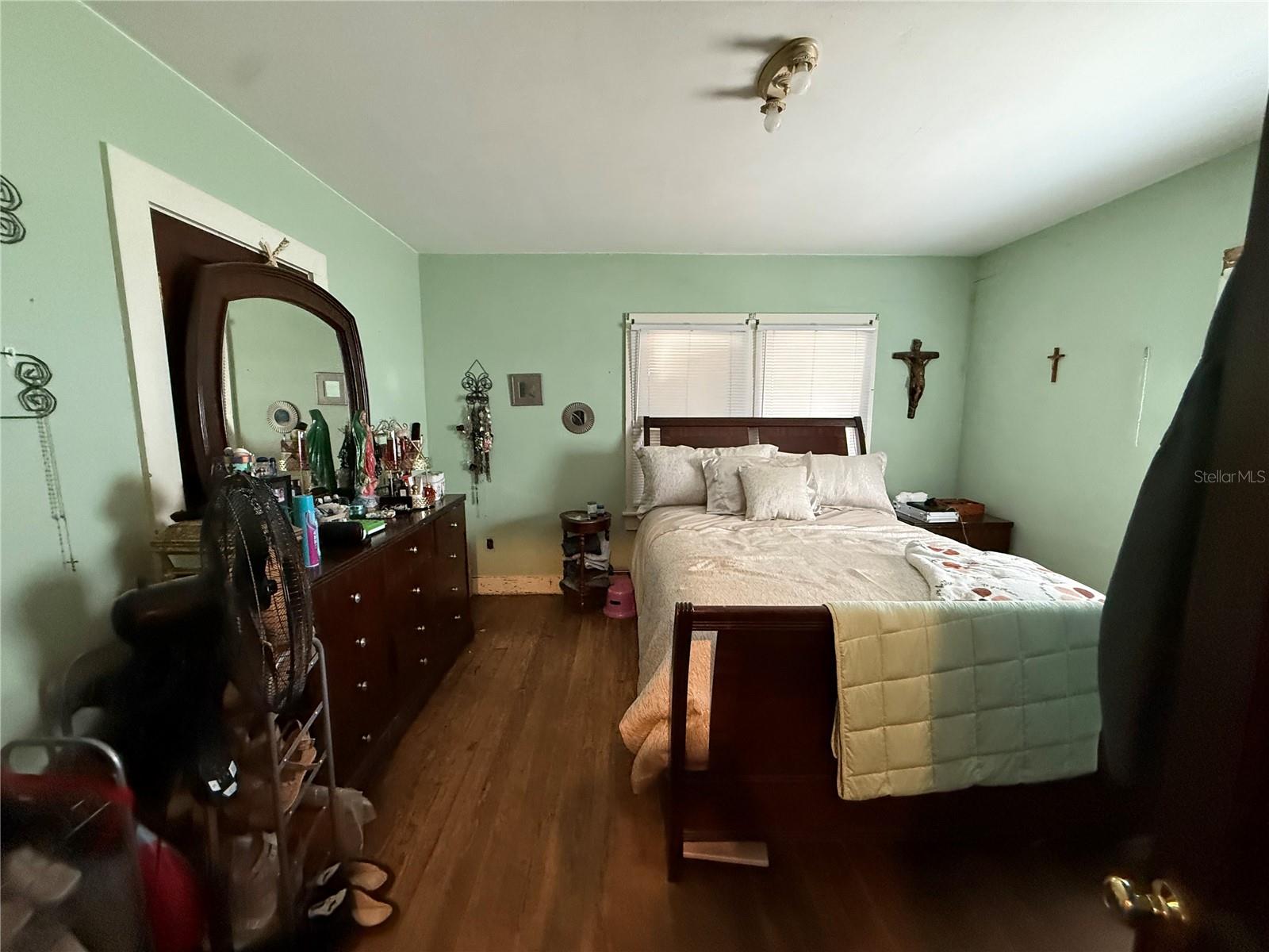 Image 17 of 42 For 1423 16th Street W