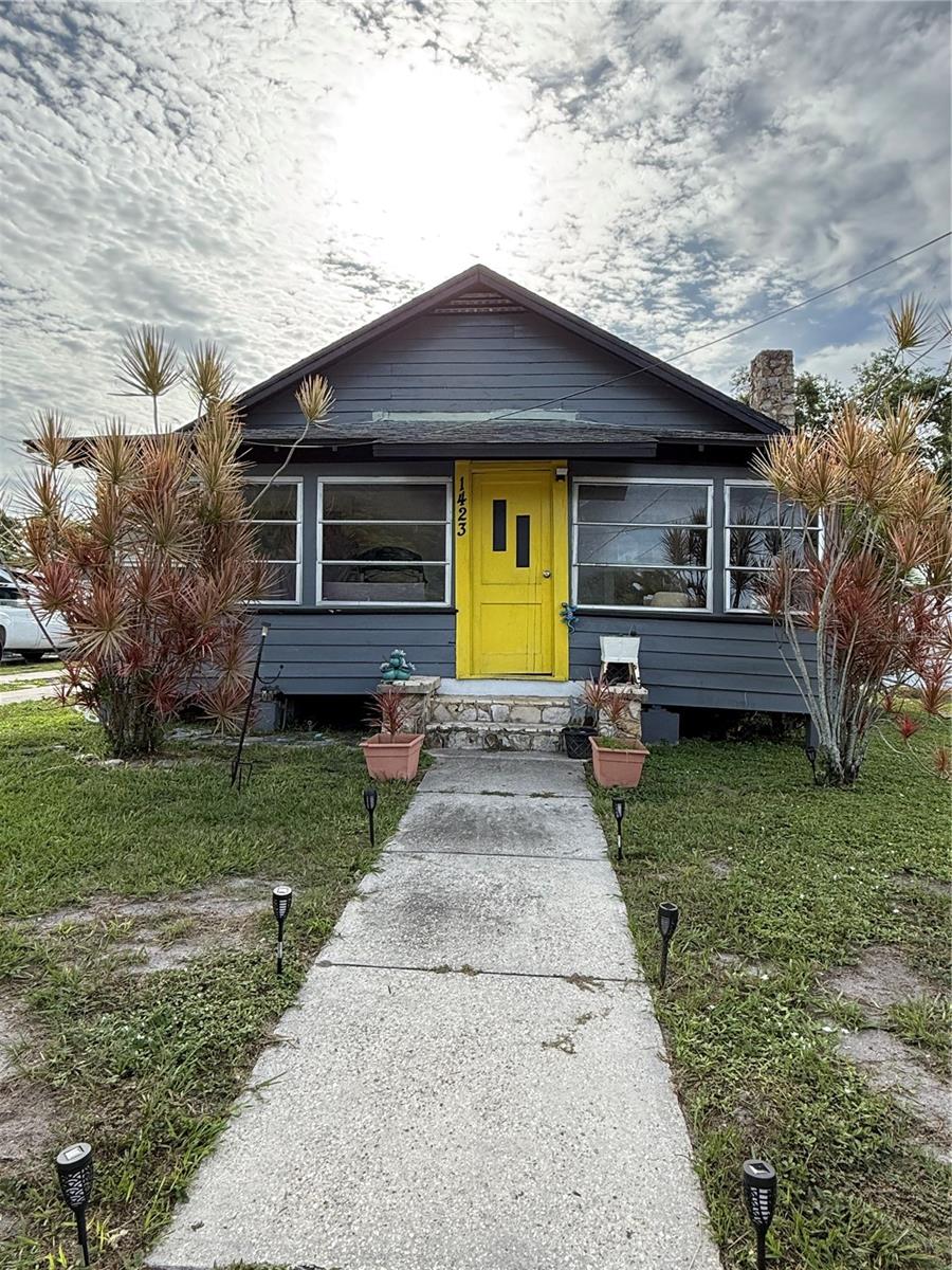 Image 2 of 42 For 1423 16th Street W