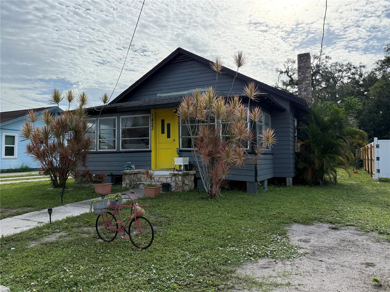 Image 3 of 42 For 1423 16th Street W