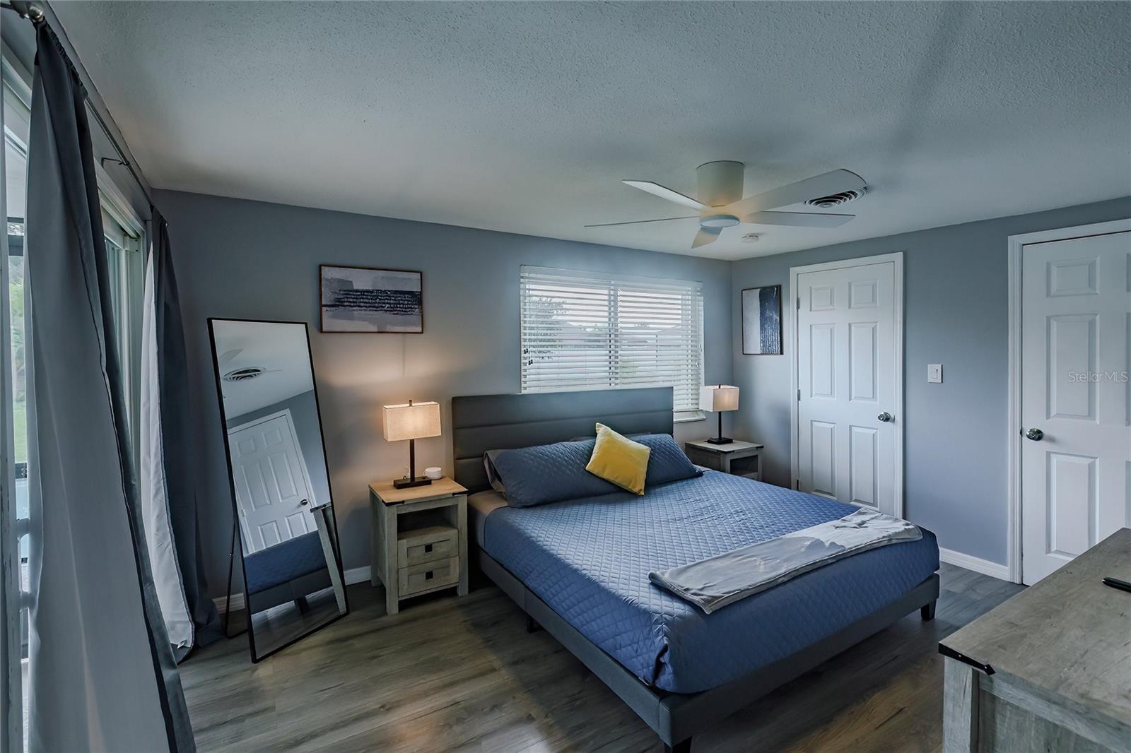 Image 10 of 35 For 1099 Iowa Avenue