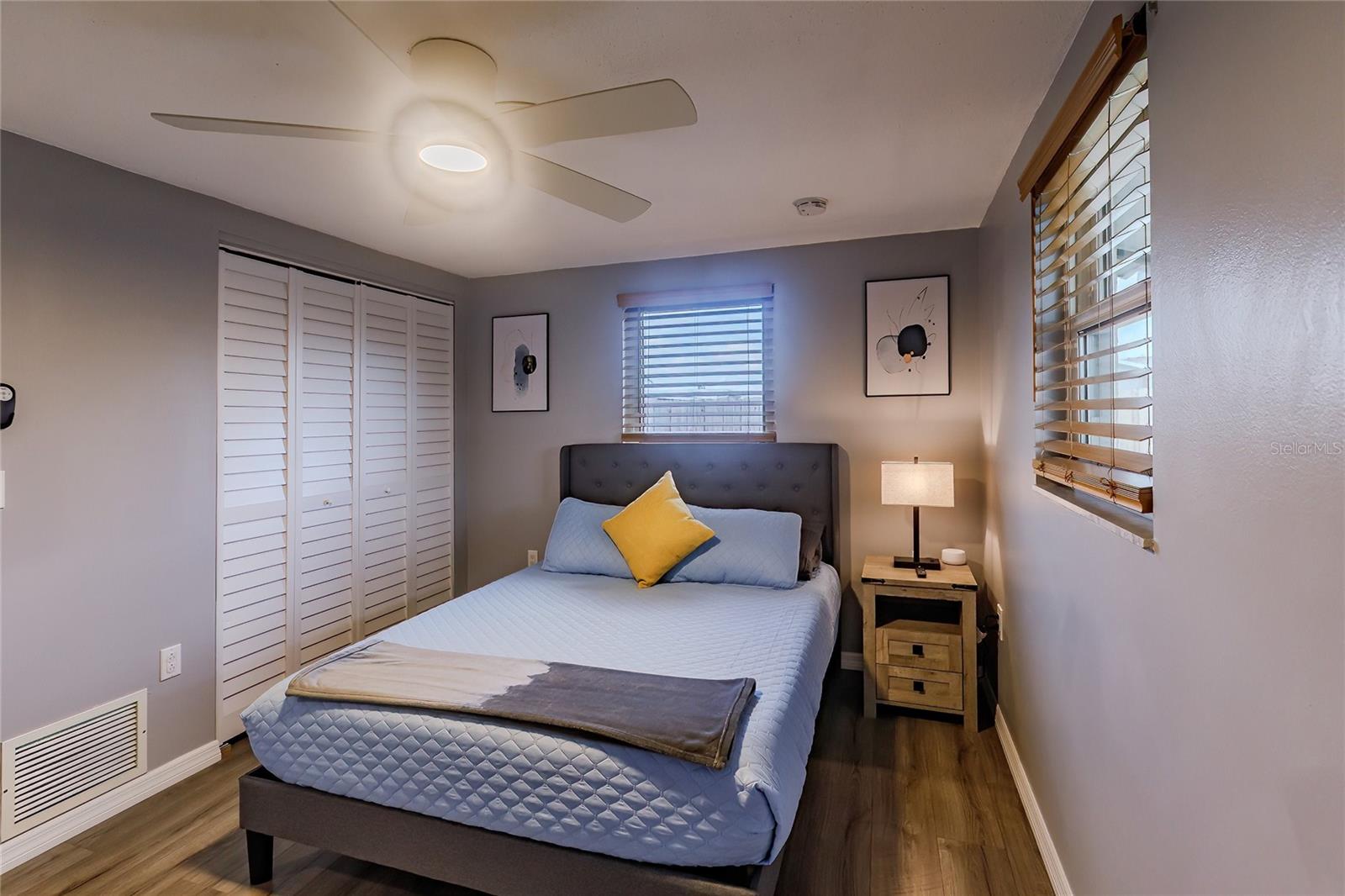 Image 12 of 35 For 1099 Iowa Avenue