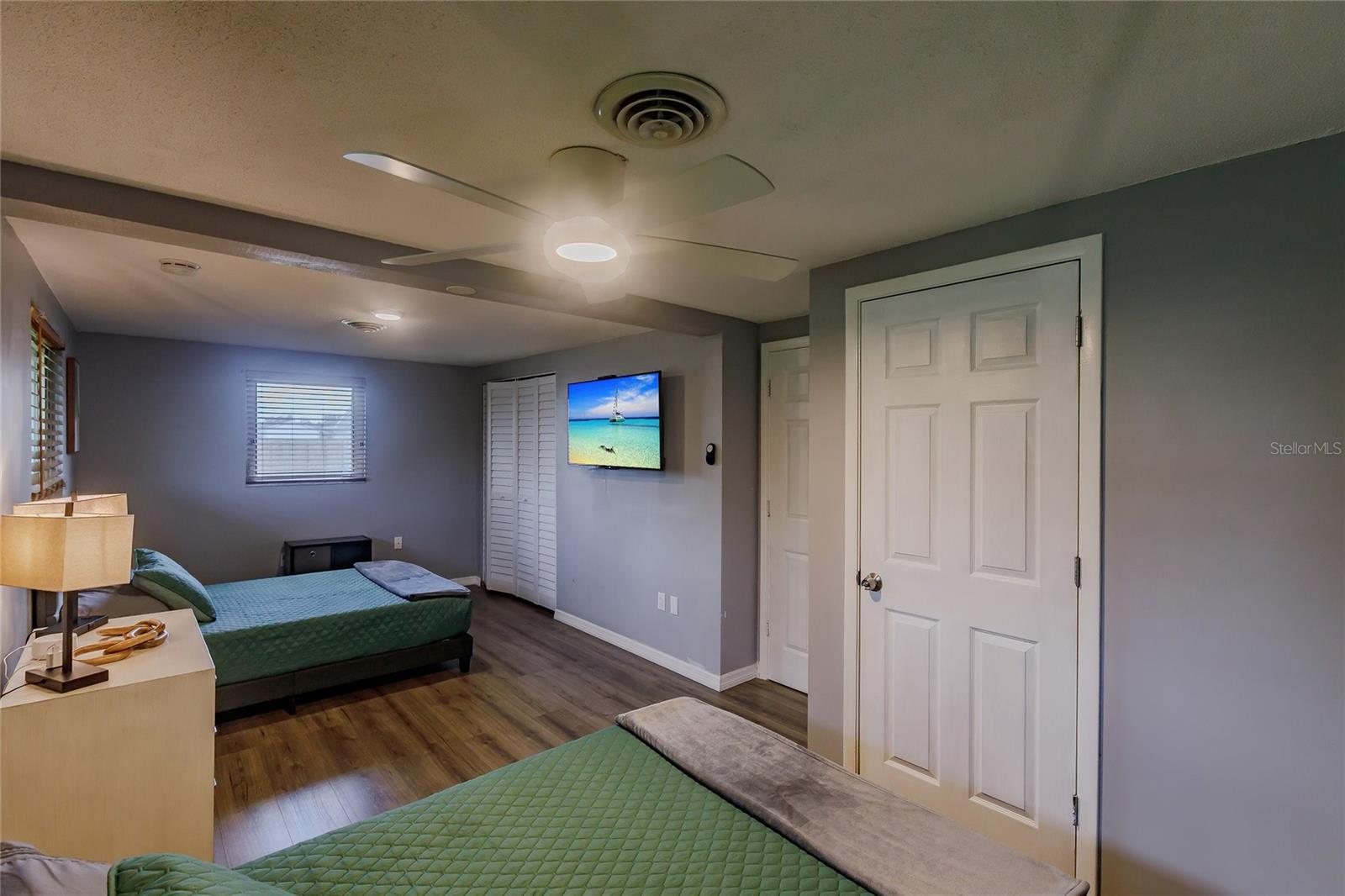 Image 14 of 35 For 1099 Iowa Avenue