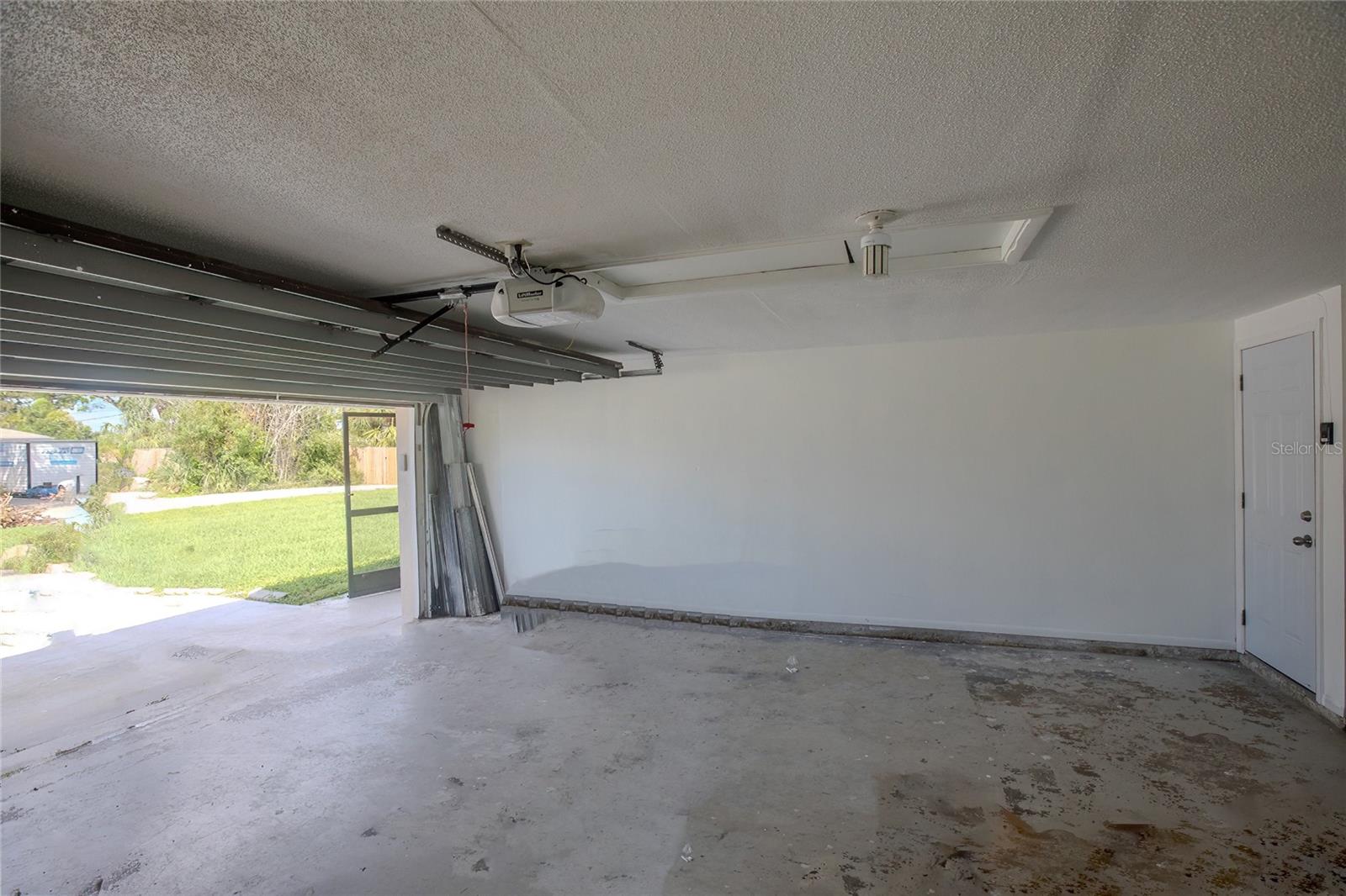 Image 16 of 35 For 1099 Iowa Avenue