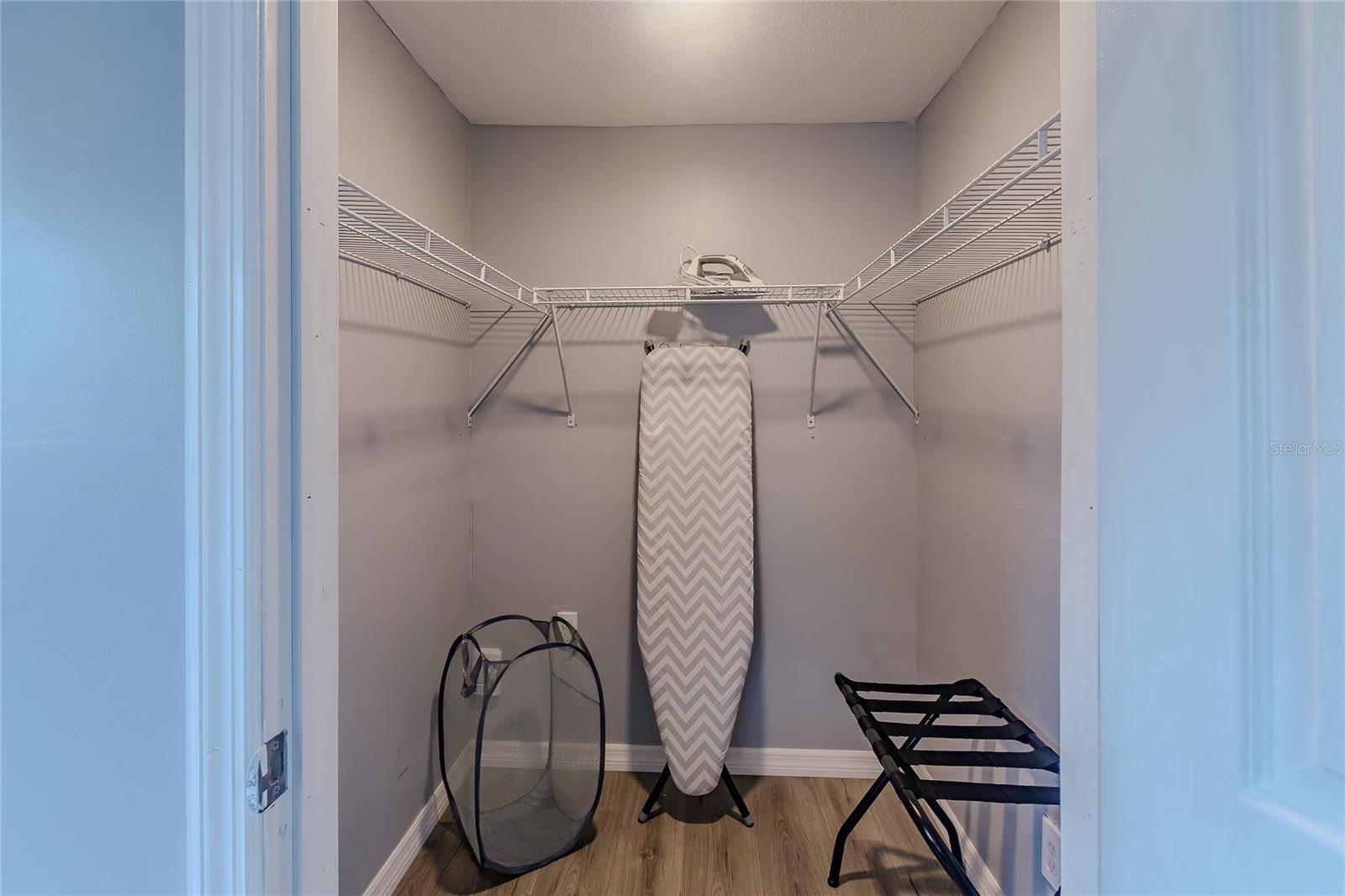 Image 21 of 35 For 1099 Iowa Avenue