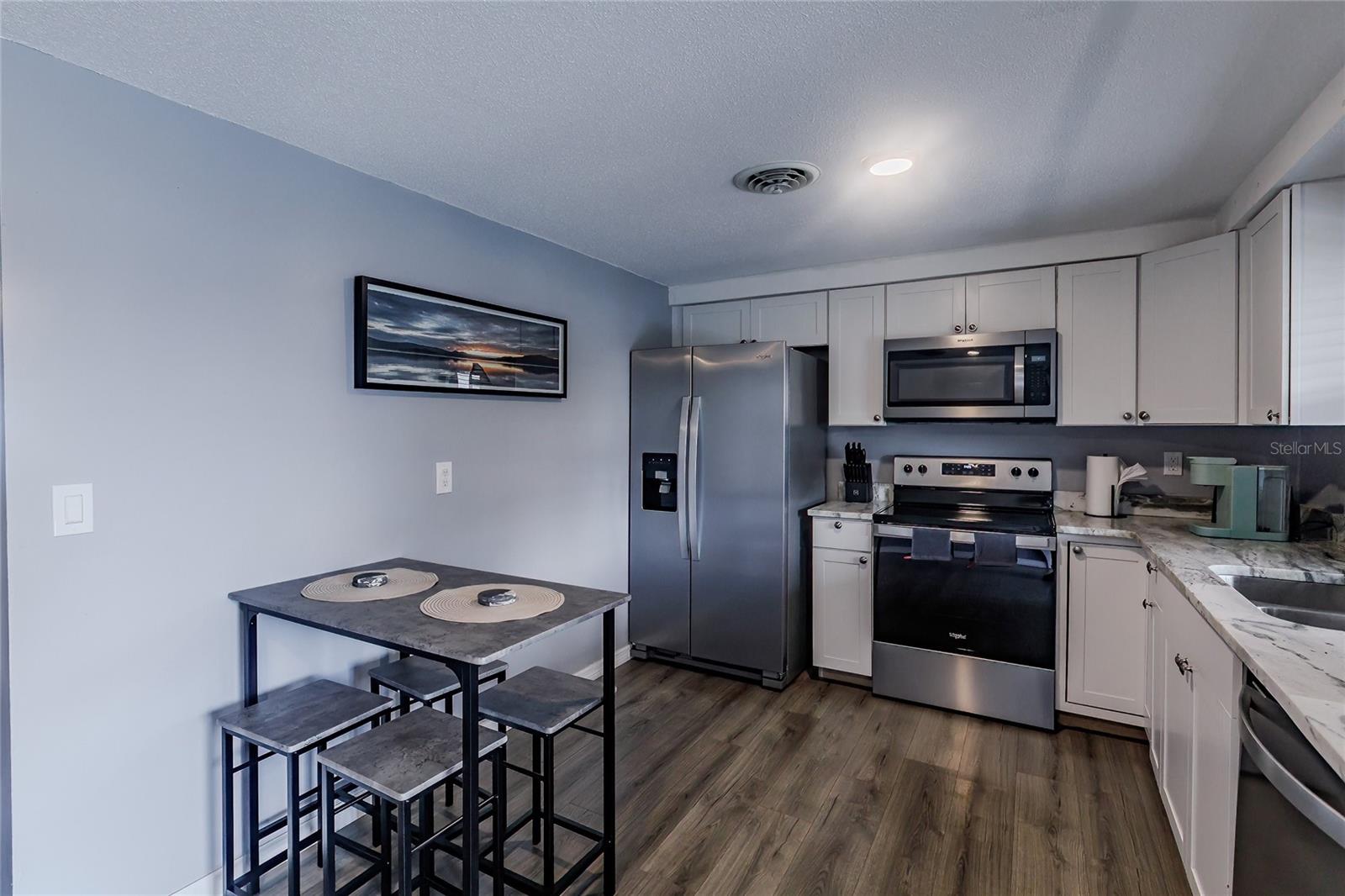 Image 6 of 35 For 1099 Iowa Avenue