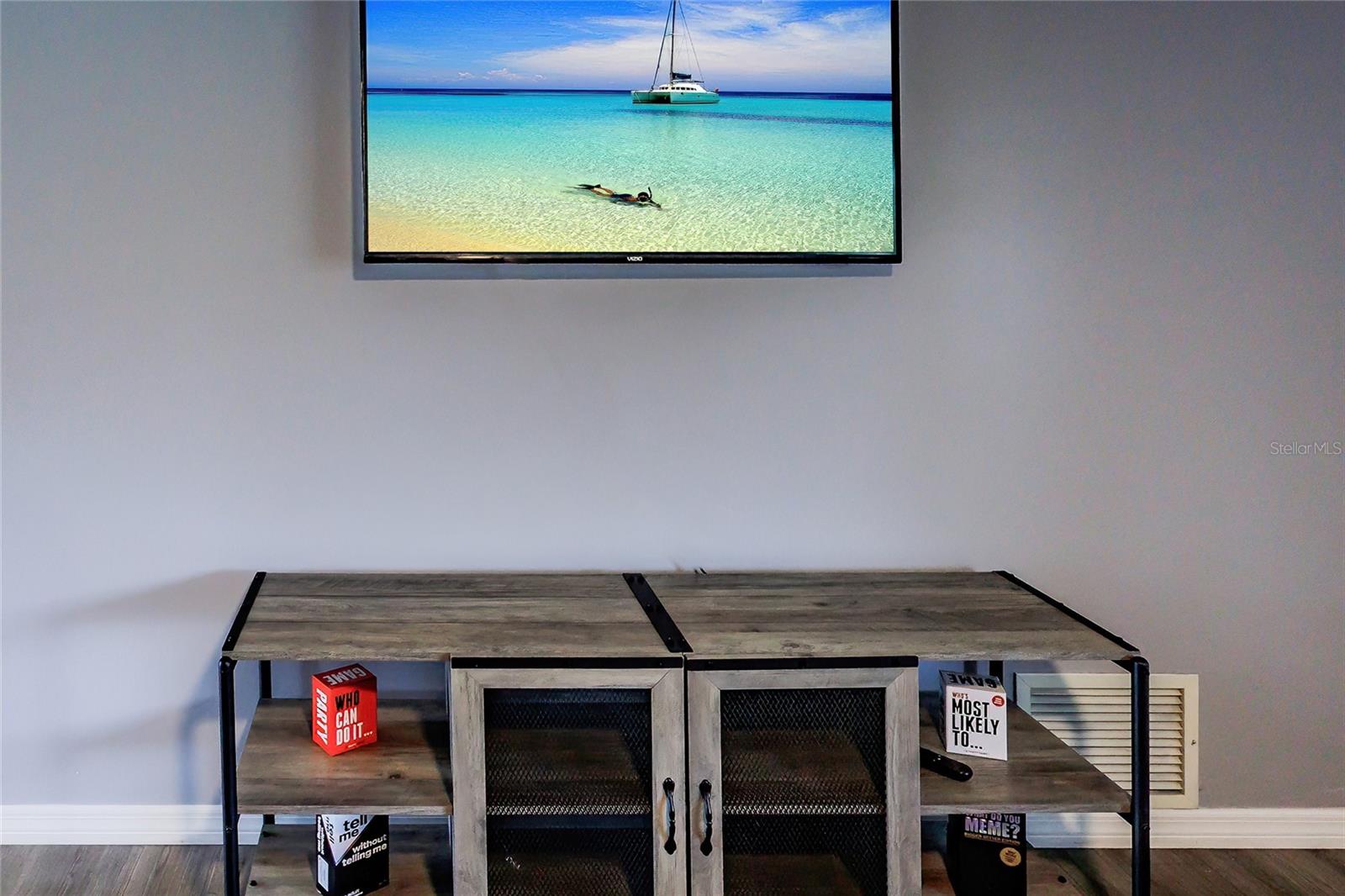 Image 7 of 35 For 1099 Iowa Avenue