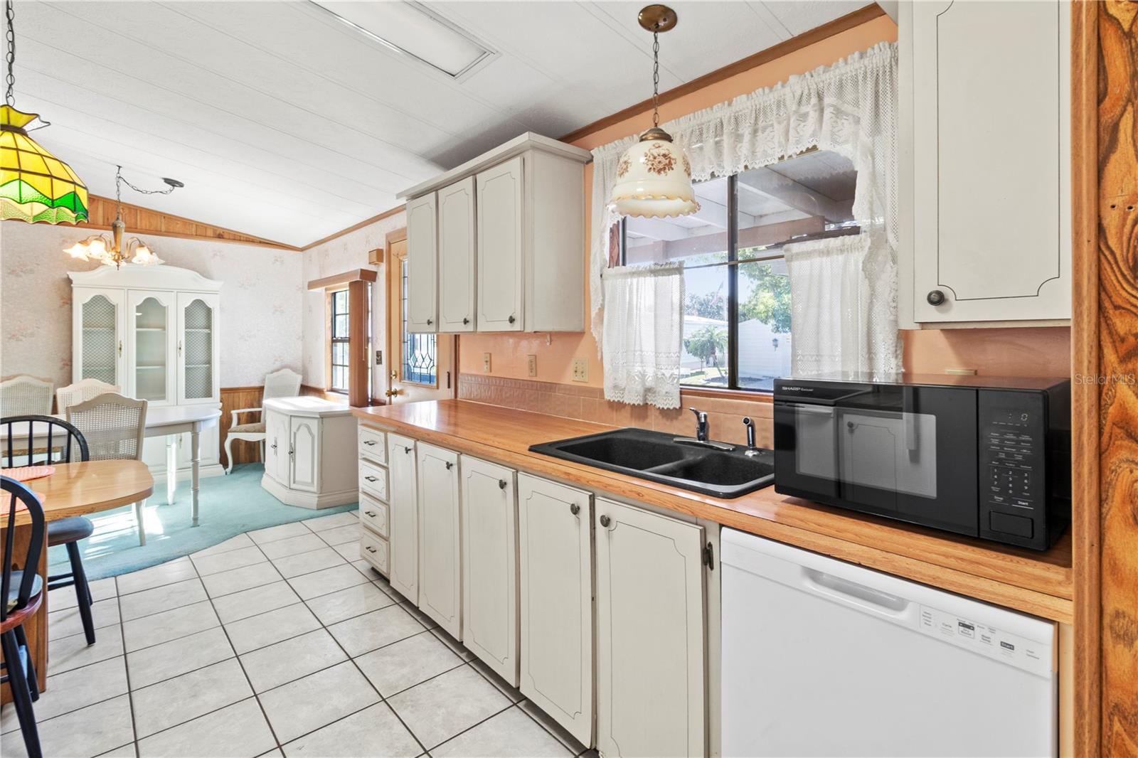 Image 15 of 58 For 99 Meadow Circle