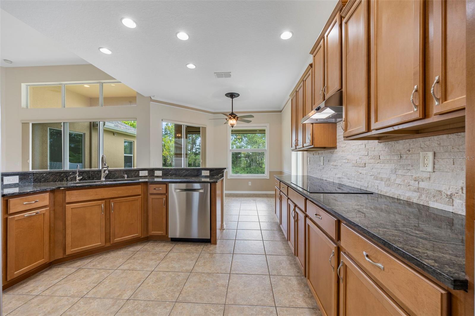 Image 15 of 40 For 5505 72nd Terrace E