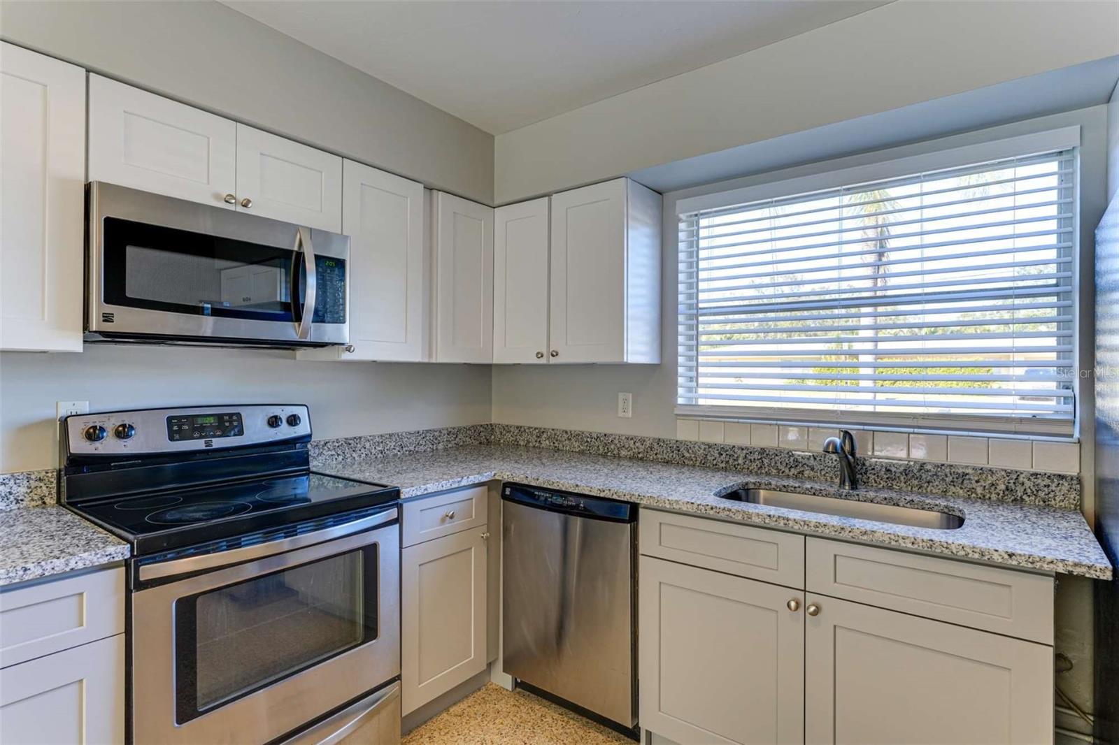 Image 10 of 24 For 2840 Webber Street