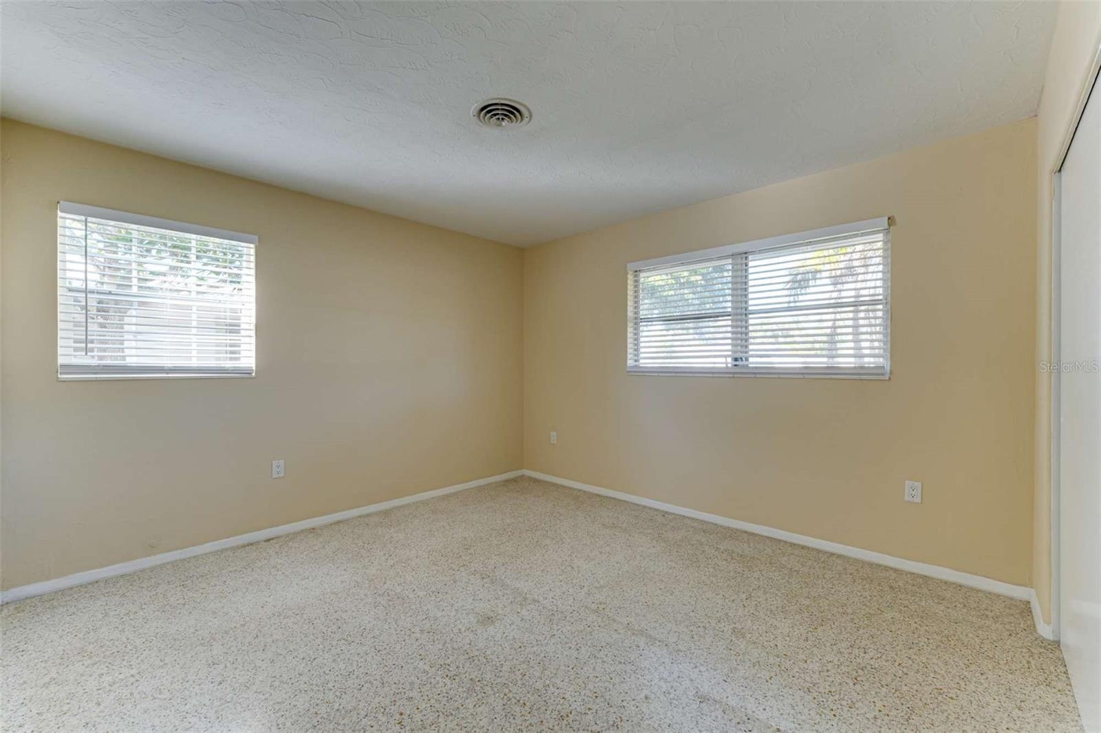 Image 13 of 24 For 2840 Webber Street