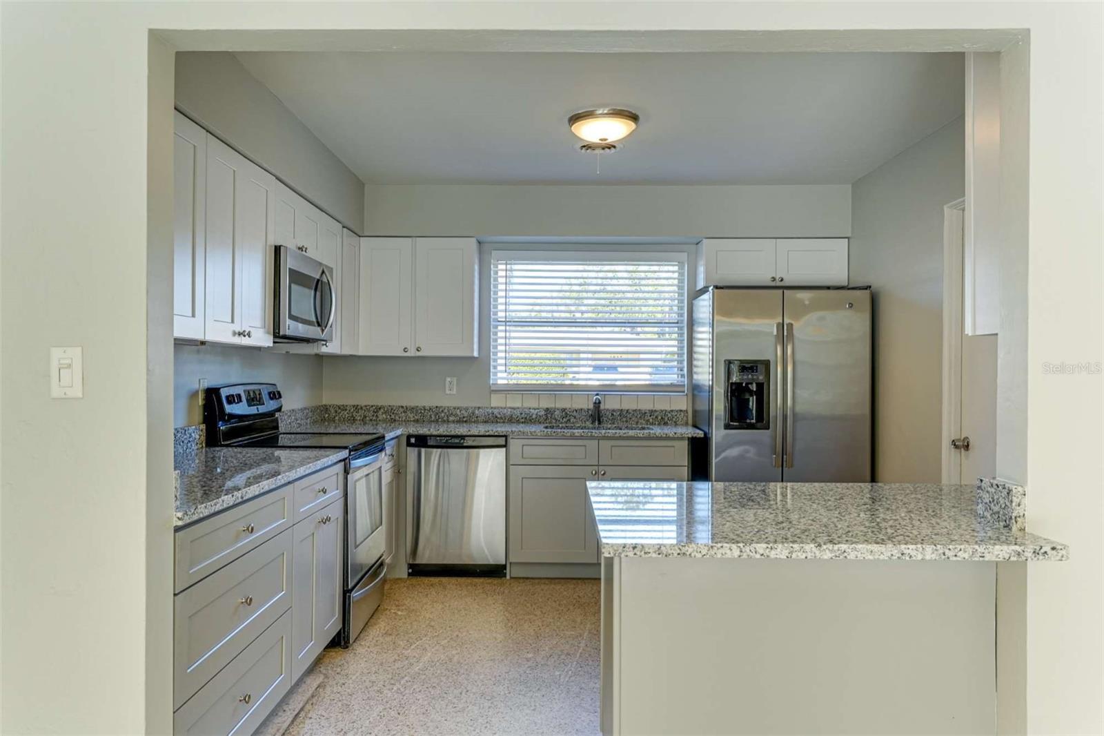 Image 9 of 24 For 2840 Webber Street