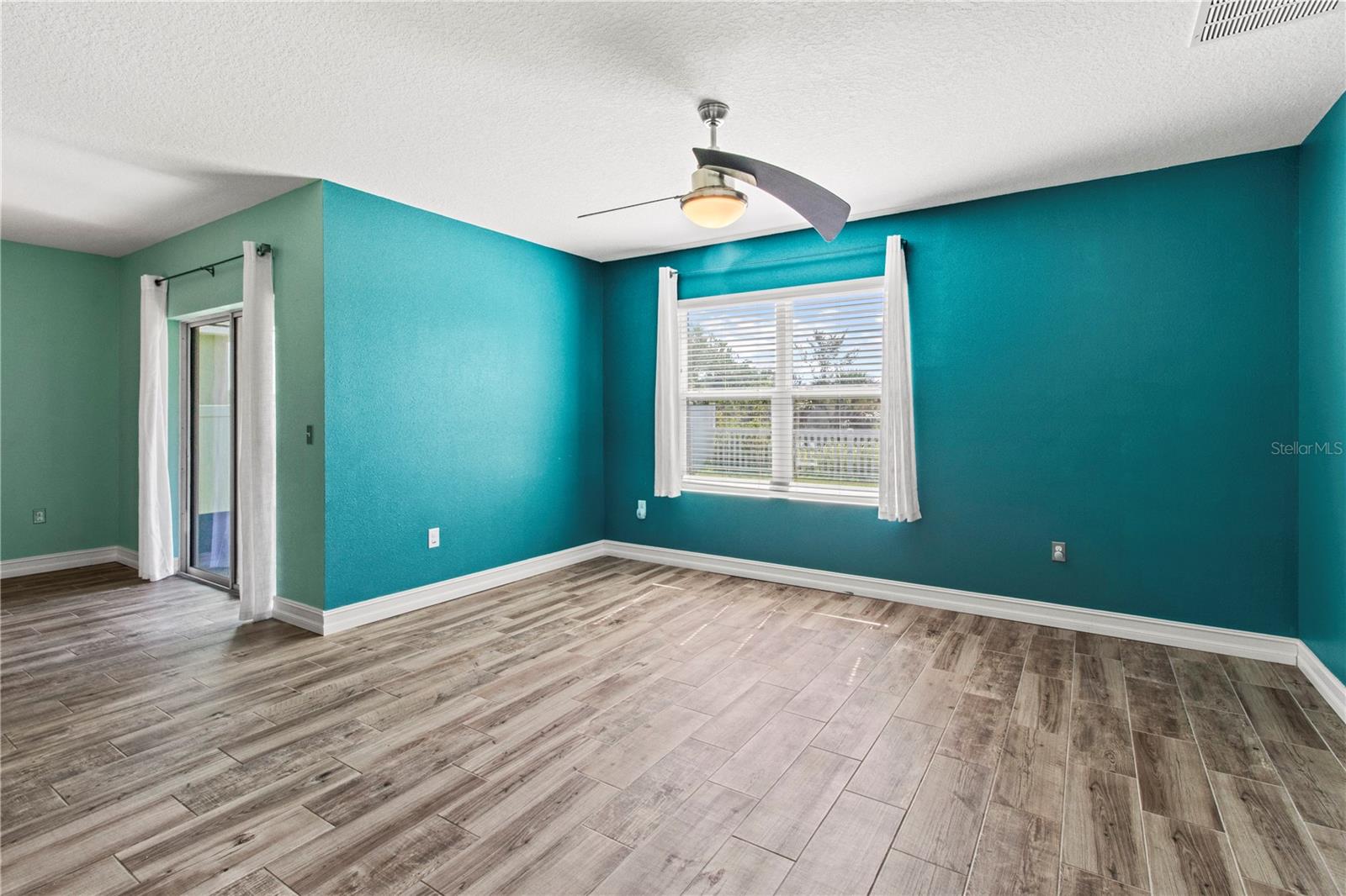 Image 17 of 42 For 3830 Willow Walk Drive