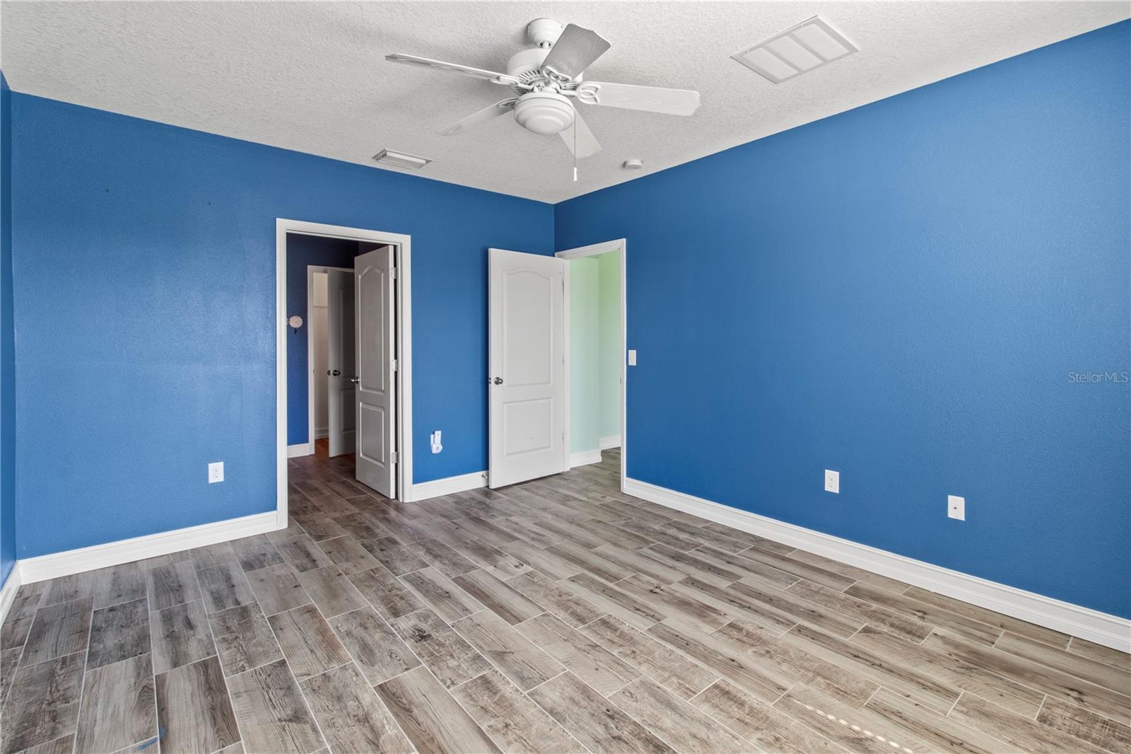 Image 21 of 42 For 3830 Willow Walk Drive