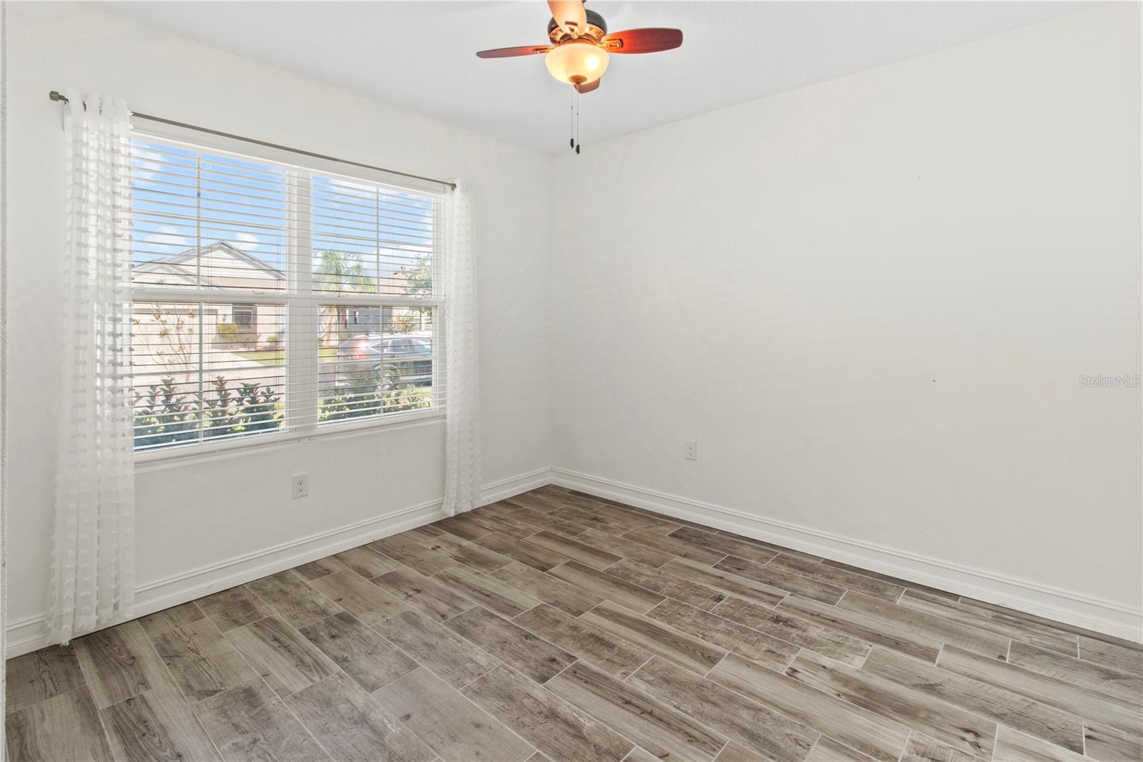 Image 27 of 42 For 3830 Willow Walk Drive