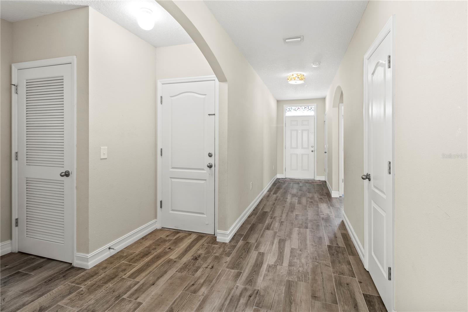 Image 4 of 42 For 3830 Willow Walk Drive
