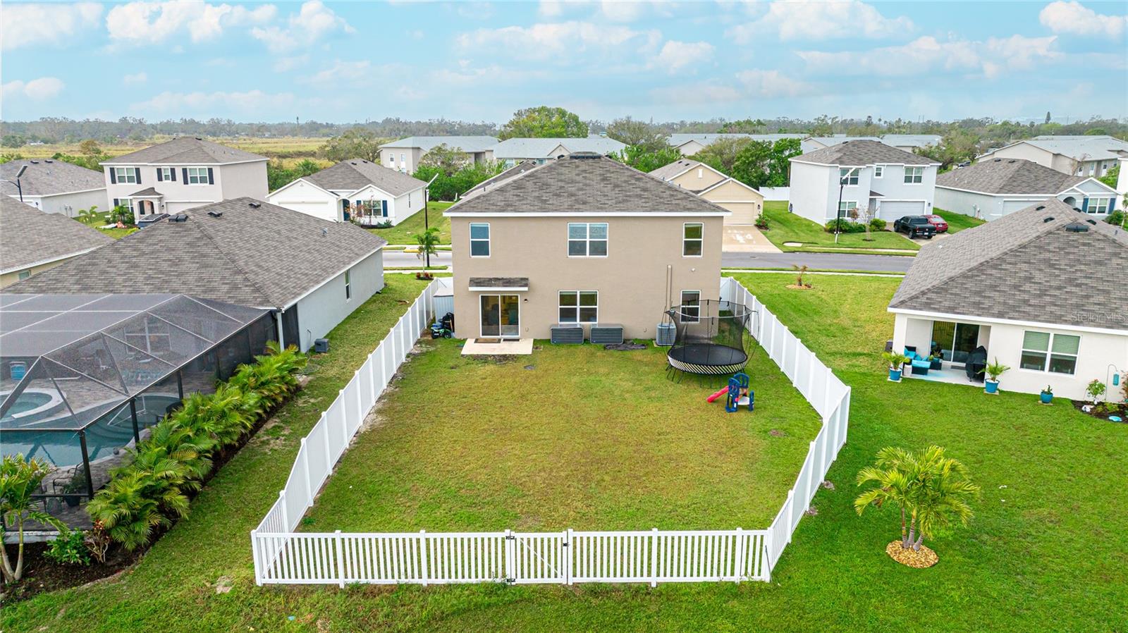 Image 11 of 67 For 2118 Grand Flora Trail