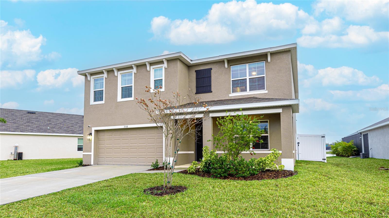 Image 14 of 67 For 2118 Grand Flora Trail