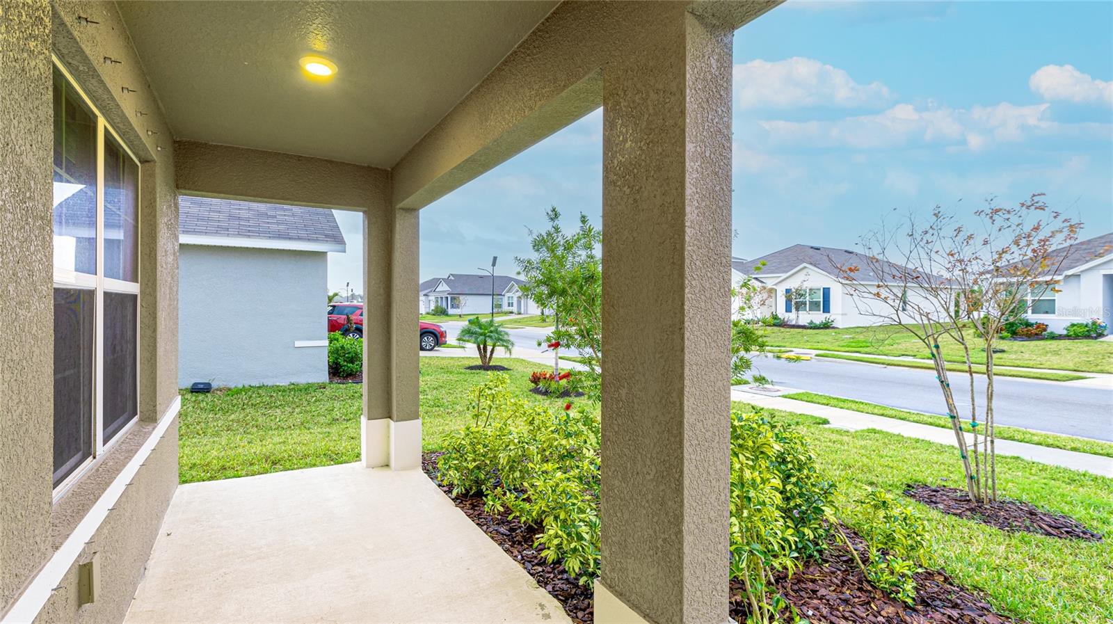 Image 16 of 67 For 2118 Grand Flora Trail