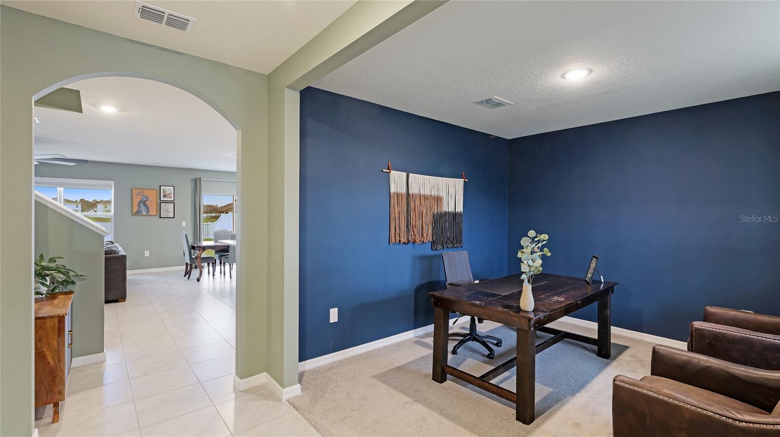 Image 18 of 67 For 2118 Grand Flora Trail