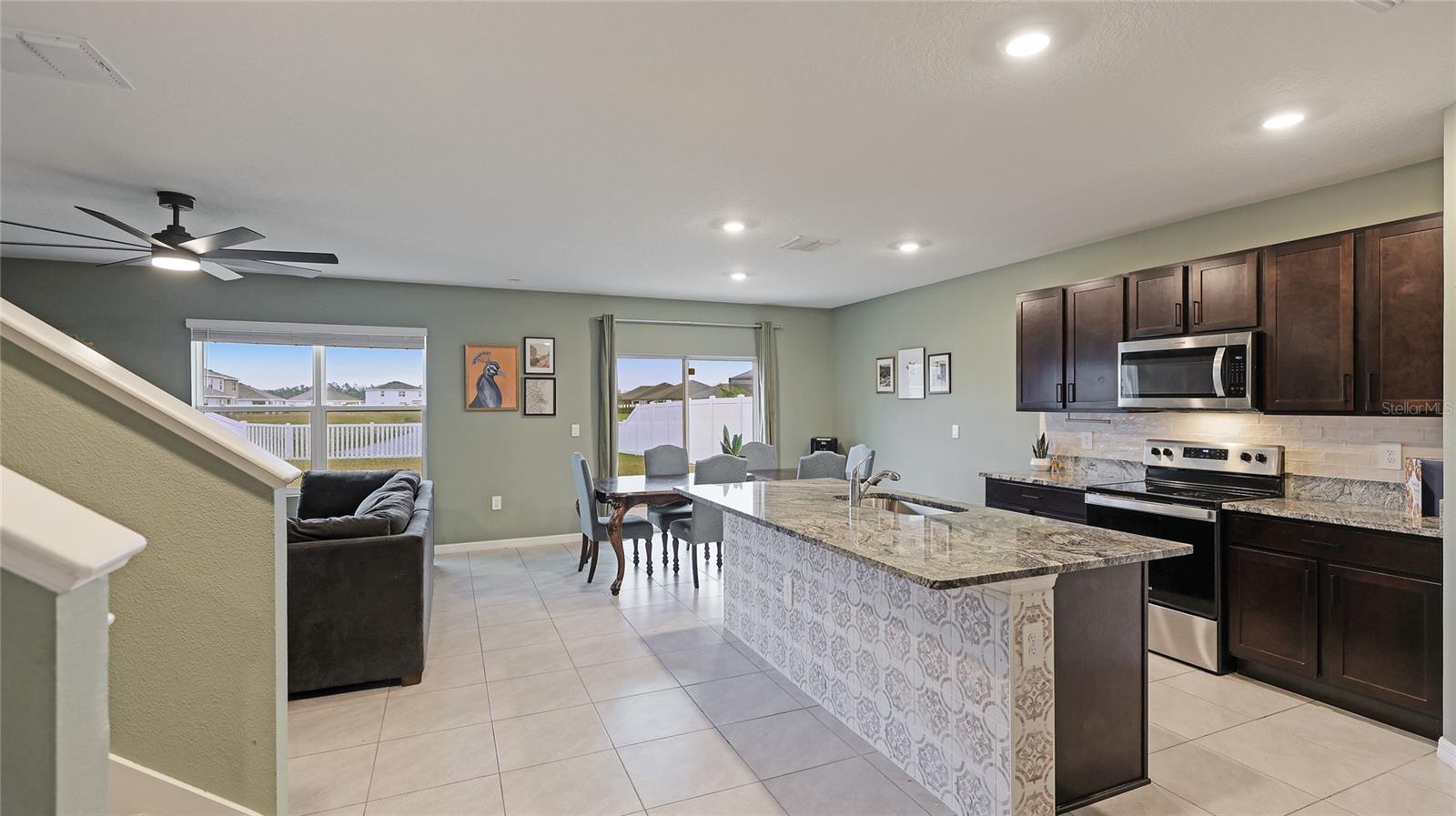 Image 20 of 67 For 2118 Grand Flora Trail