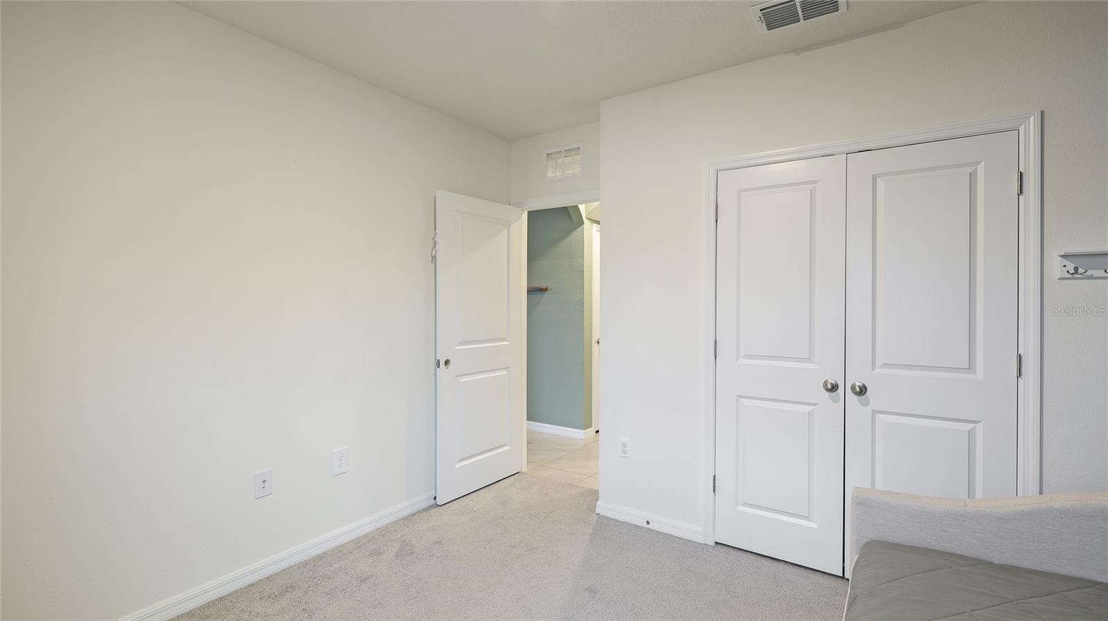 Image 32 of 67 For 2118 Grand Flora Trail
