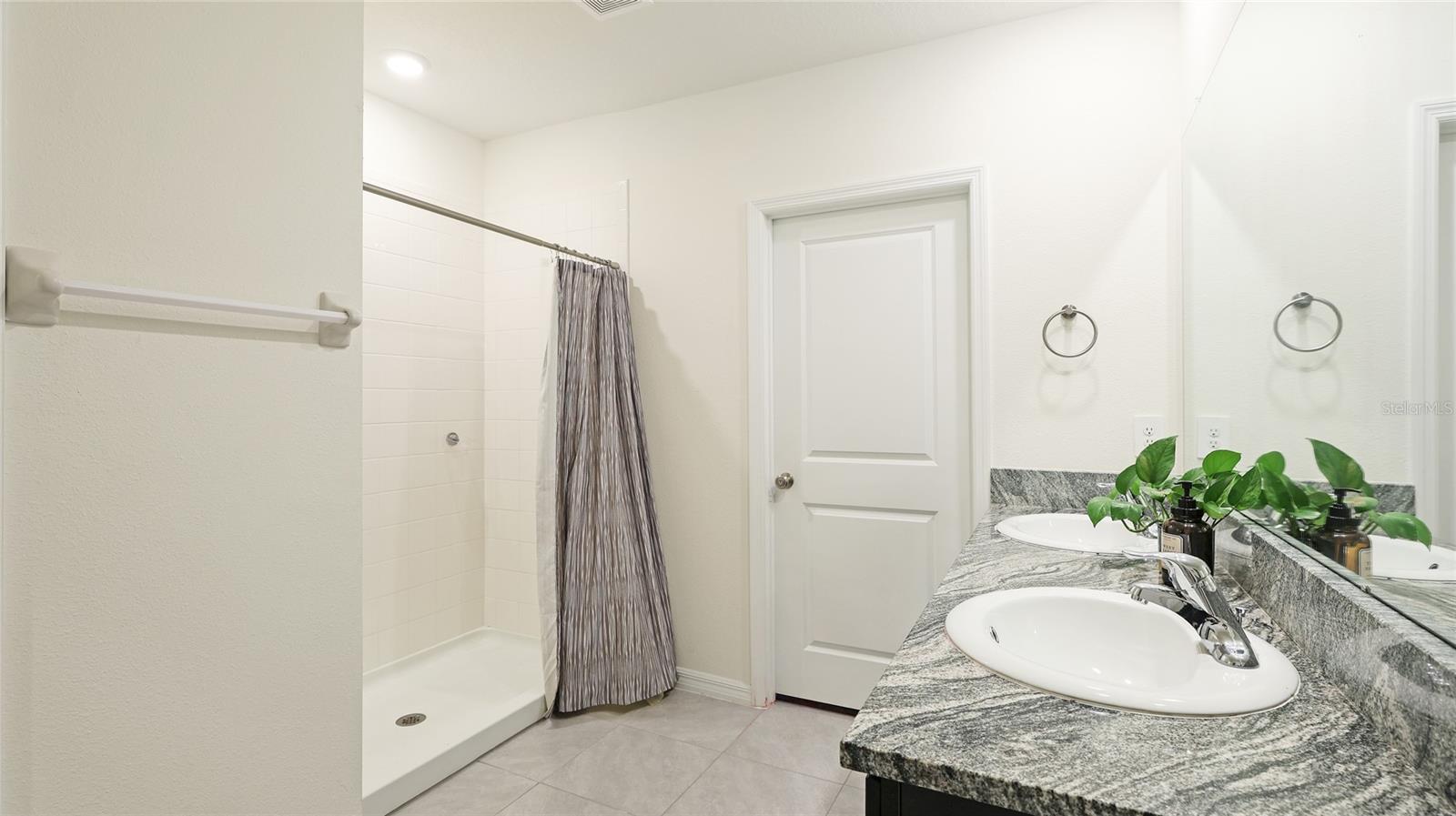 Image 40 of 67 For 2118 Grand Flora Trail