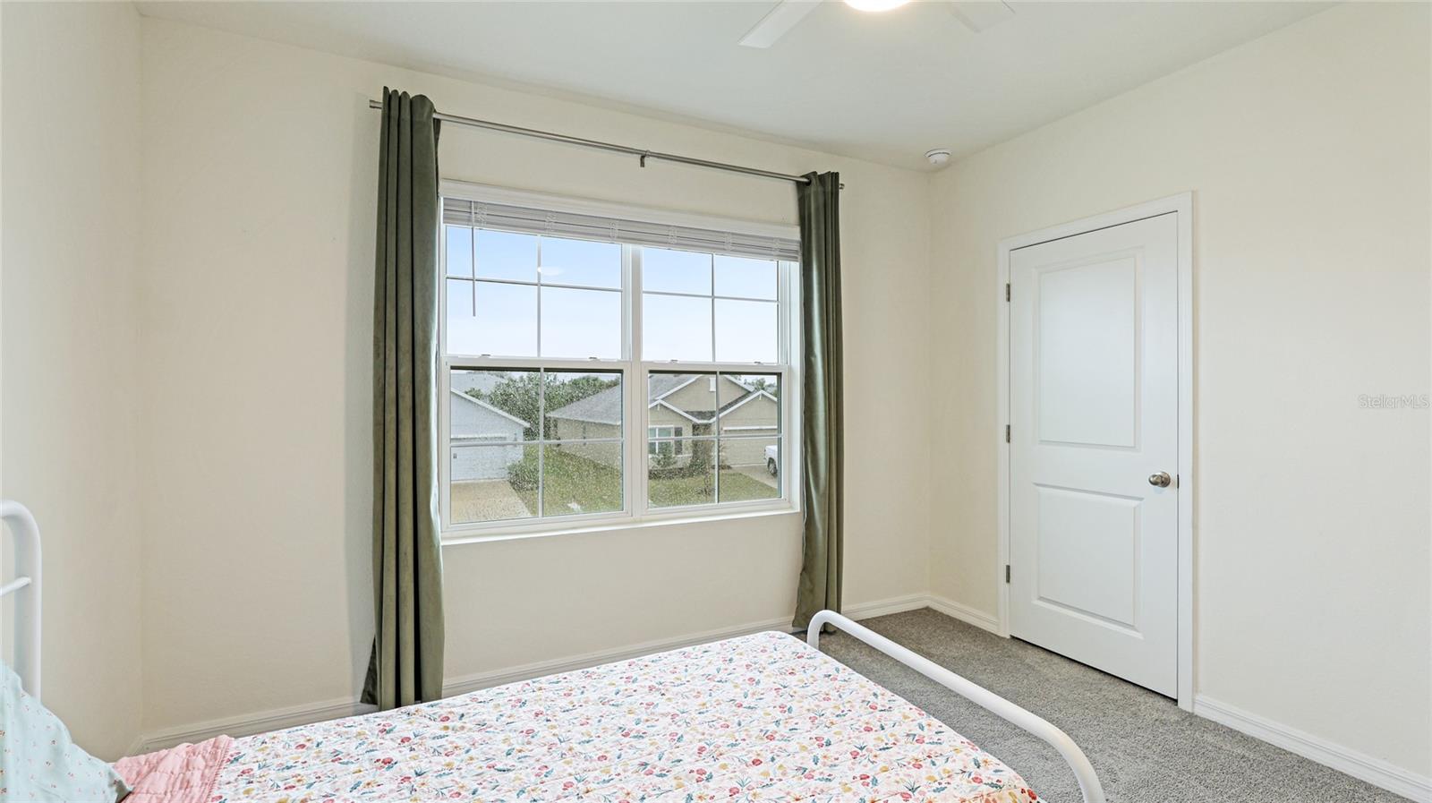 Image 43 of 67 For 2118 Grand Flora Trail