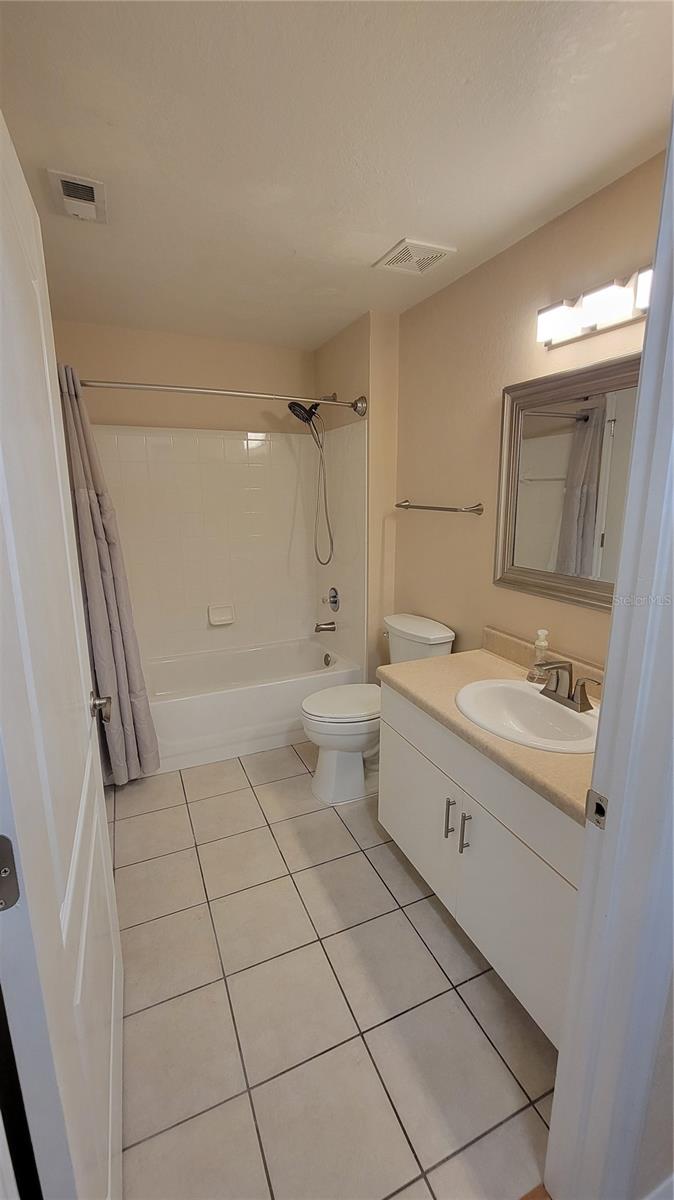 Image 18 of 66 For 4126 Central Sarasota Parkway 2011