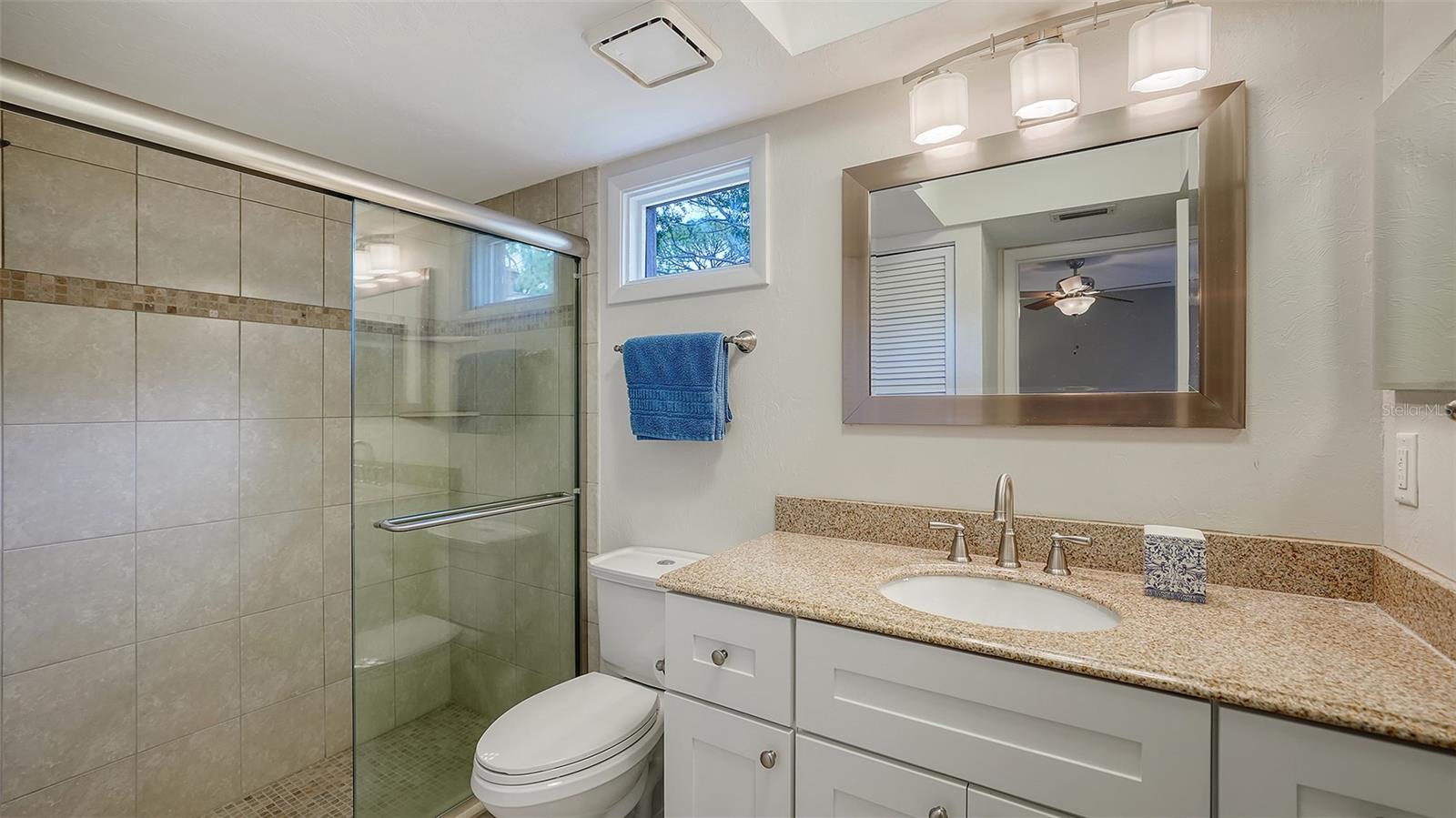 Image 10 of 31 For 4983 Greencroft Road 181