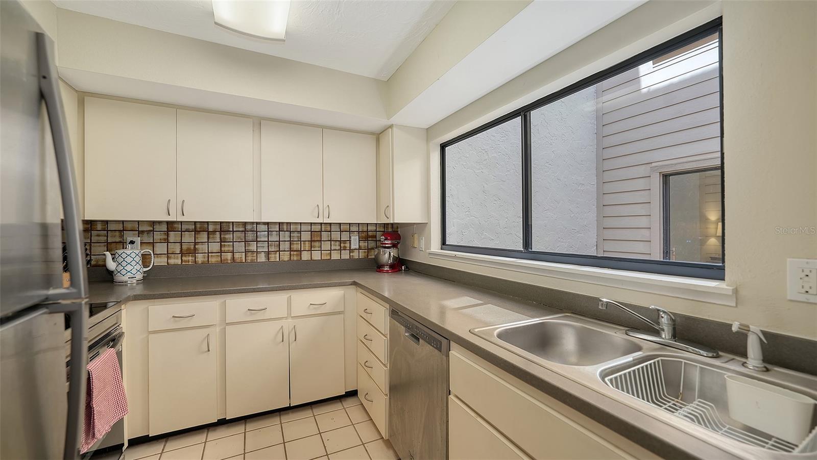 Image 4 of 31 For 4983 Greencroft Road 181