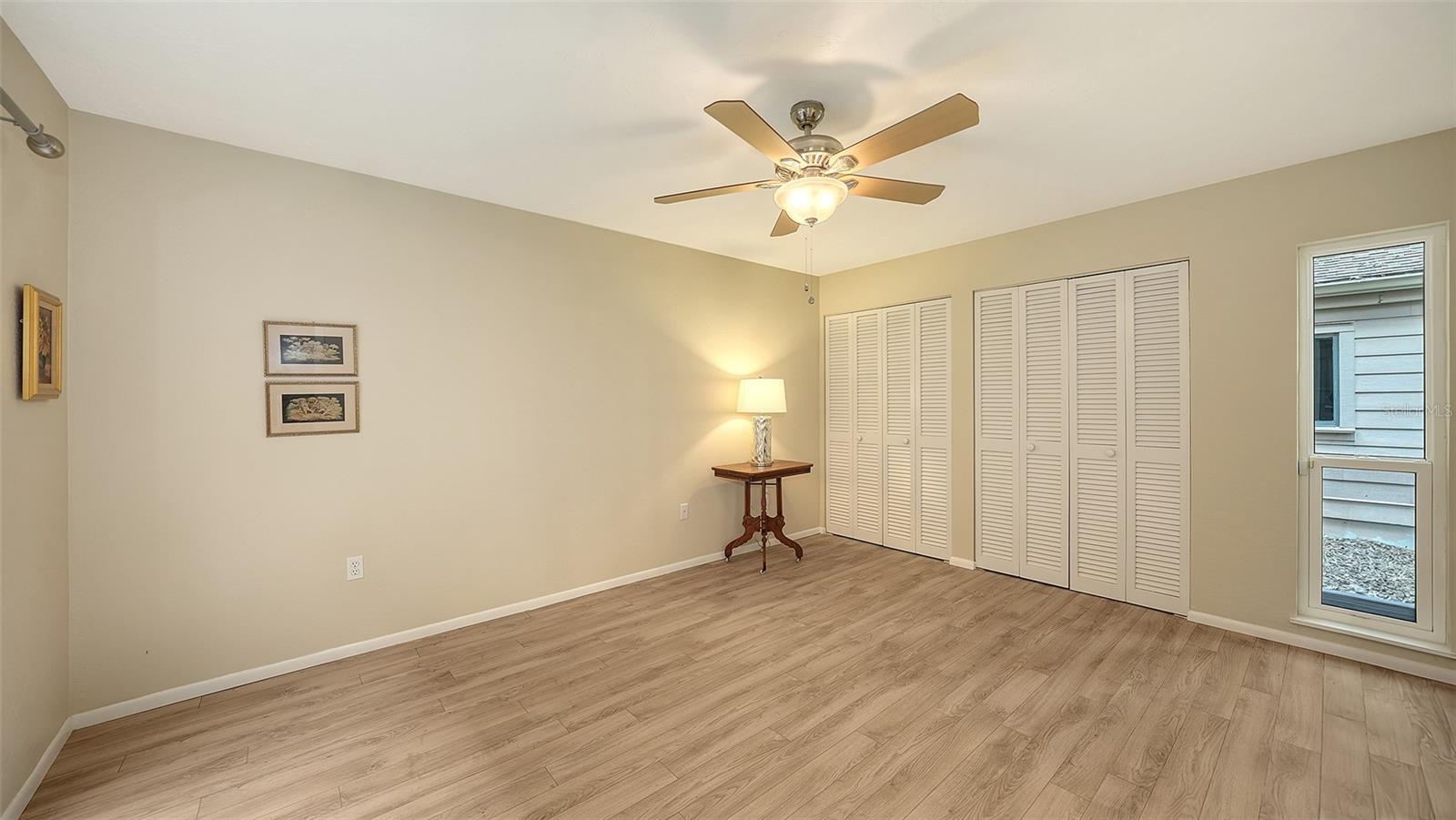 Image 8 of 31 For 4983 Greencroft Road 181