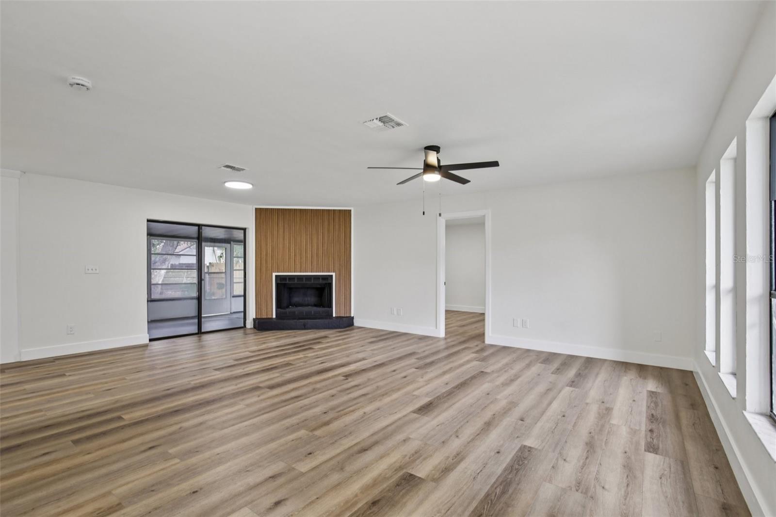 Image 3 of 15 For 4708 36th Avenue W